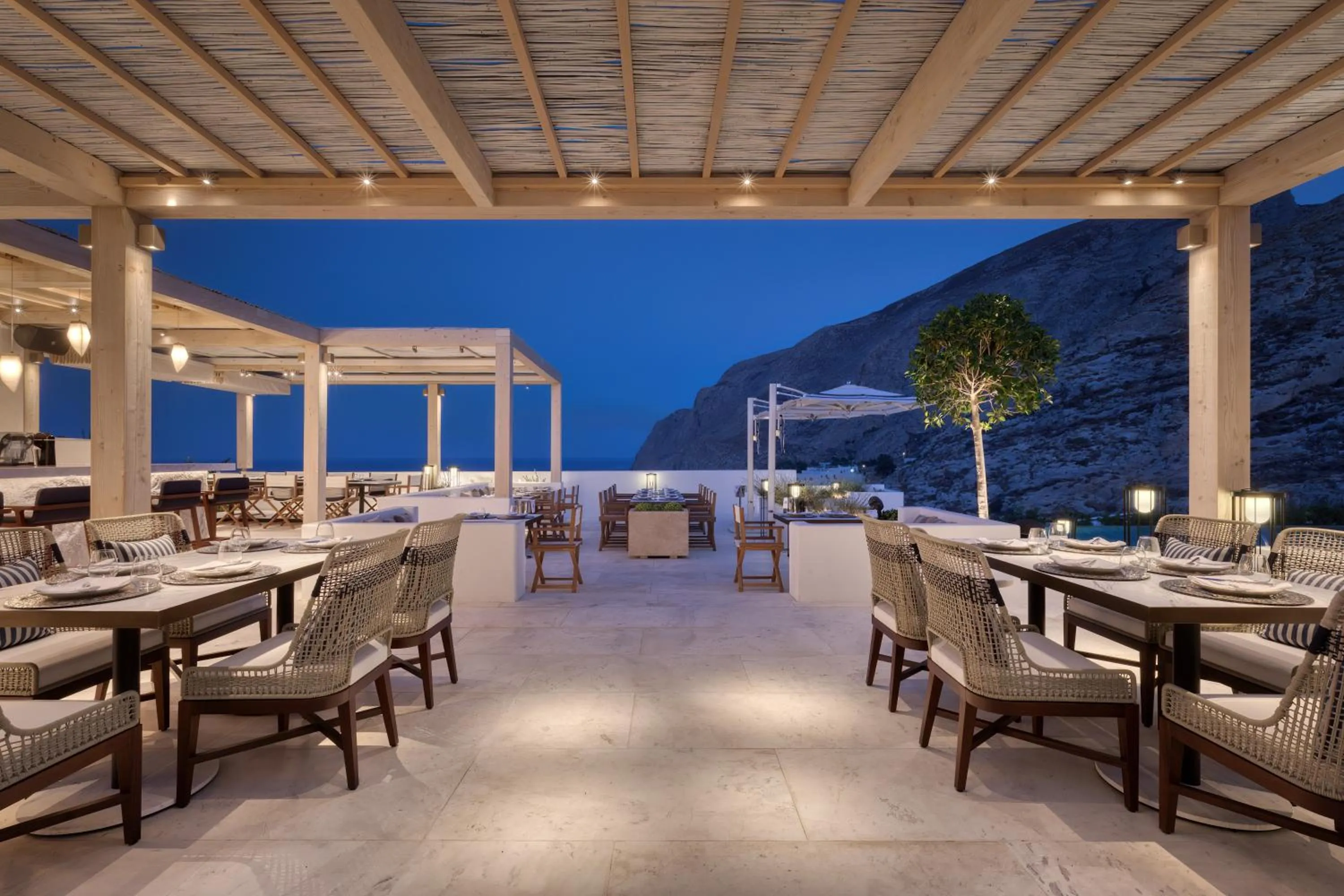 Restaurant/places to eat in Sandblu Resort