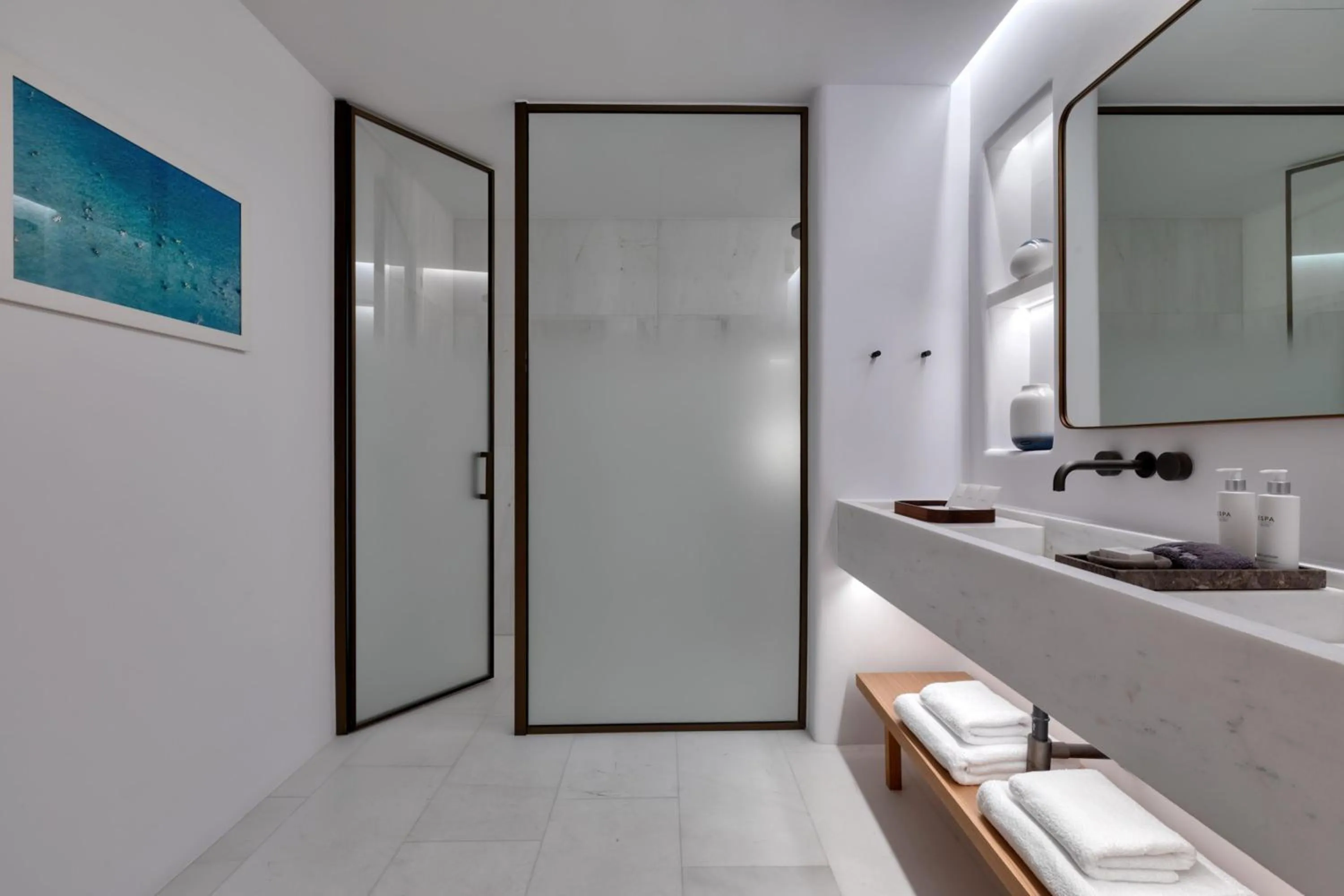 Bathroom in Sandblu Santorini, LXR Hotels & Resorts