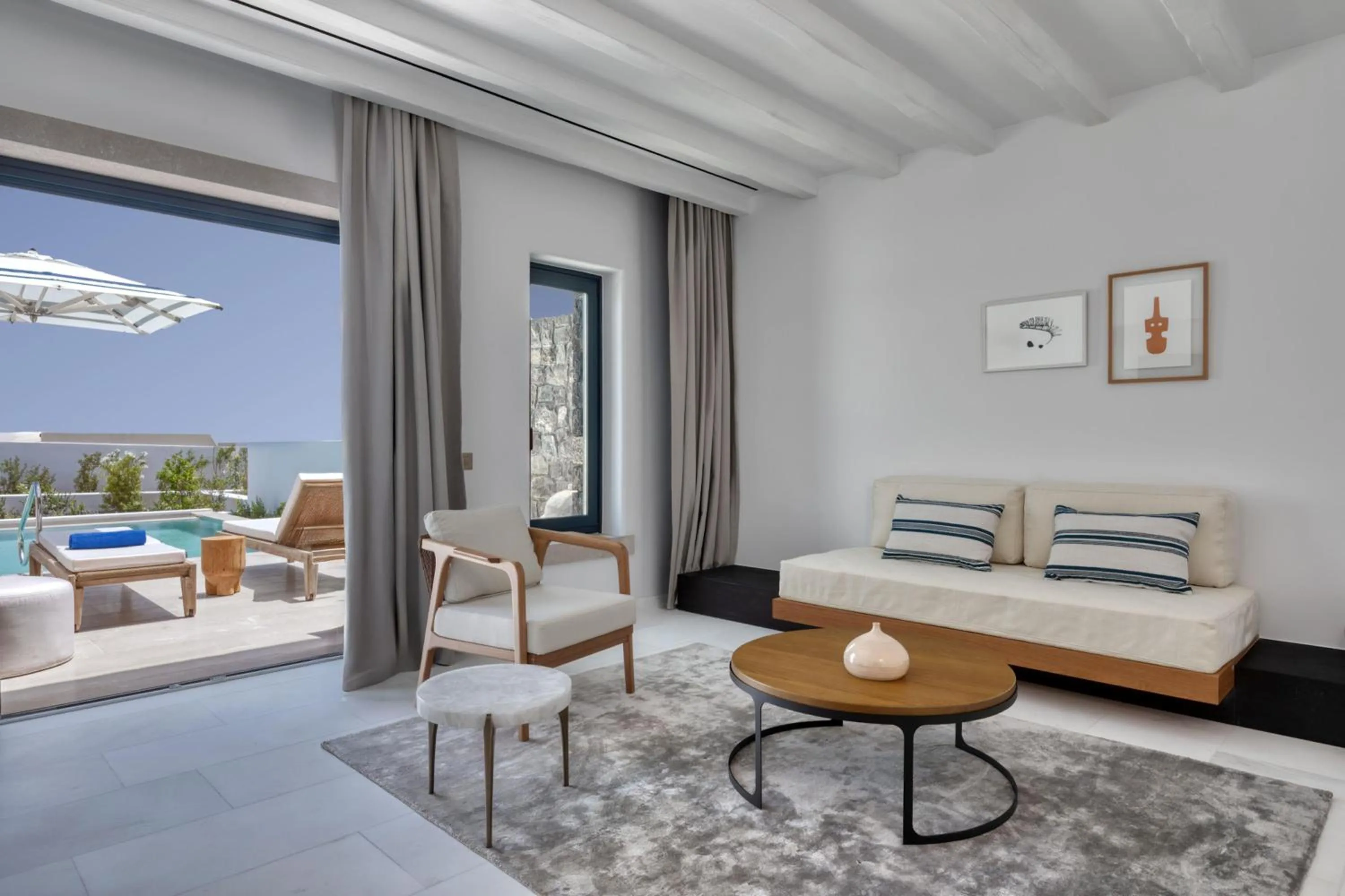Living room in Sandblu Santorini, LXR Hotels & Resorts