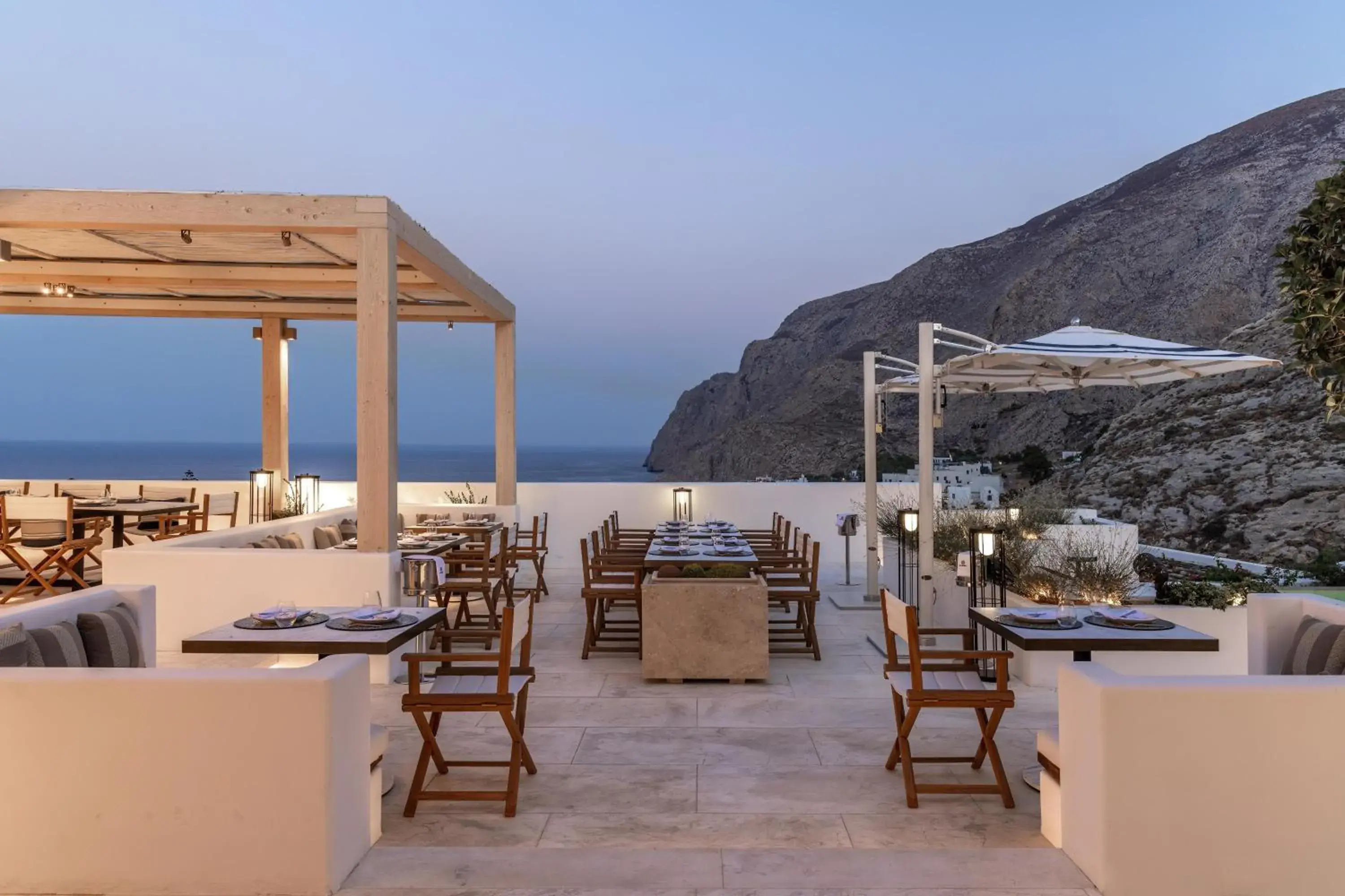 Restaurant/places to eat in Sandblu Santorini, LXR Hotels & Resorts Restaurant/places to eat in Sandblu Santorini, LXR Hotels & Resorts