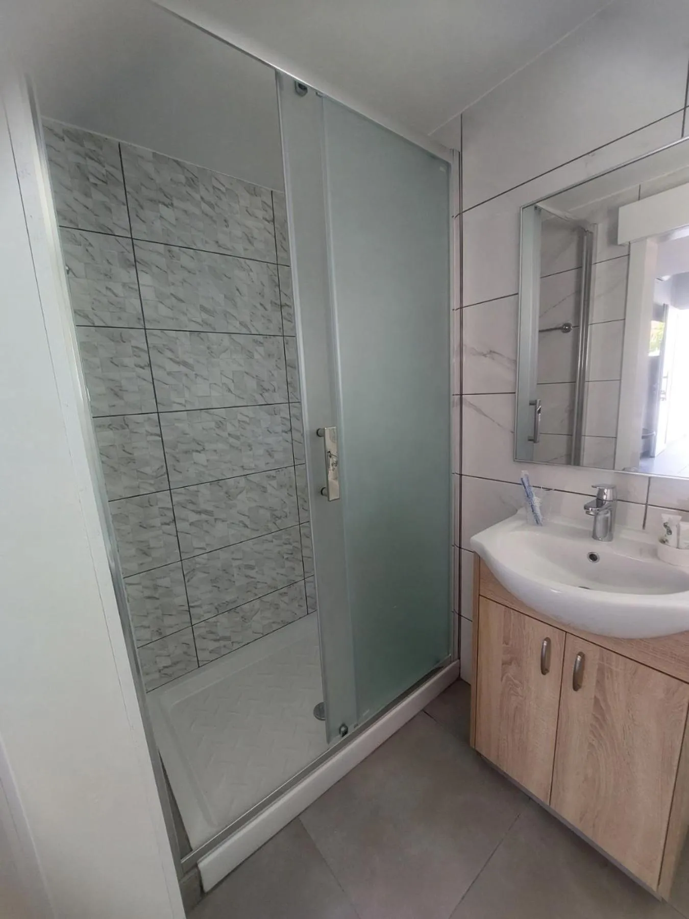 Shower in Green Bay Suites