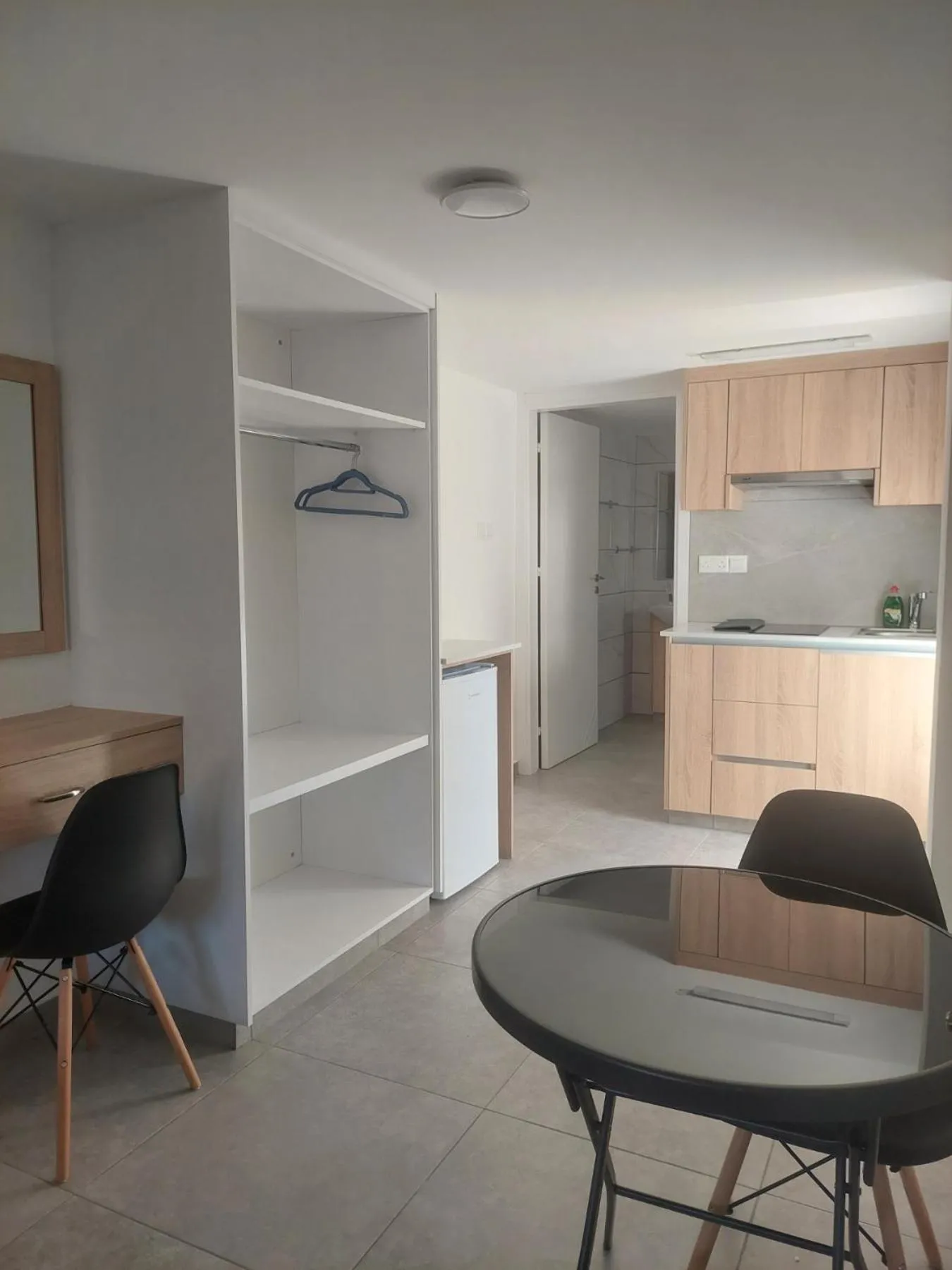 Kitchen or kitchenette in Green Bay Suites