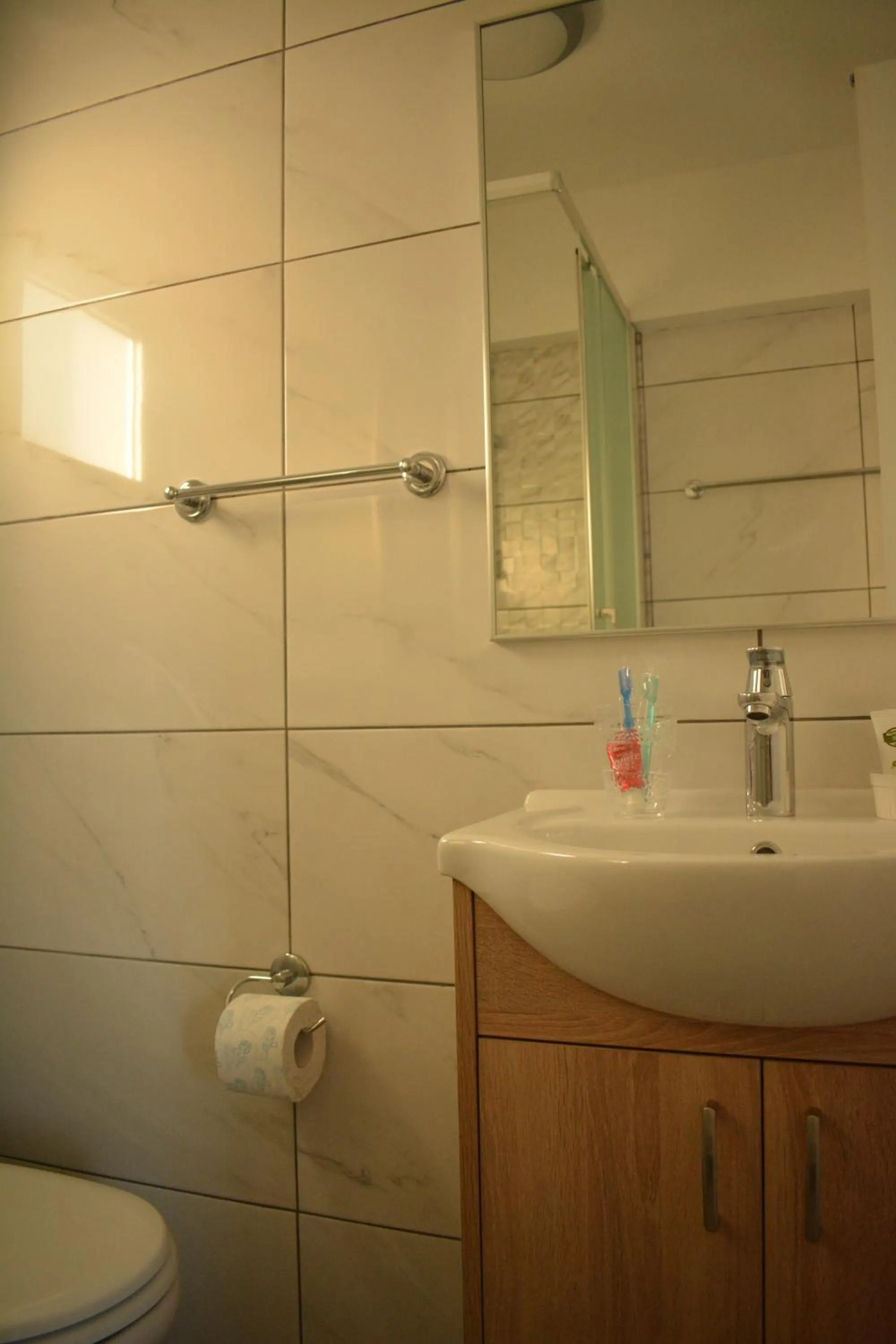 Shower in Green Bay Suites