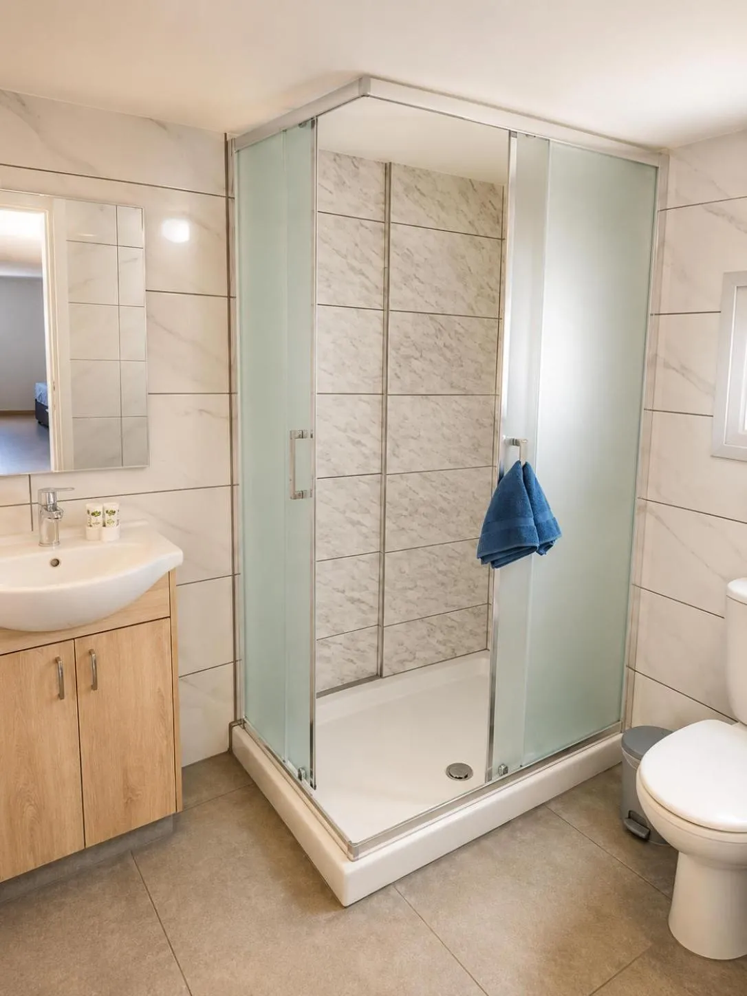 Shower in Green Bay Suites