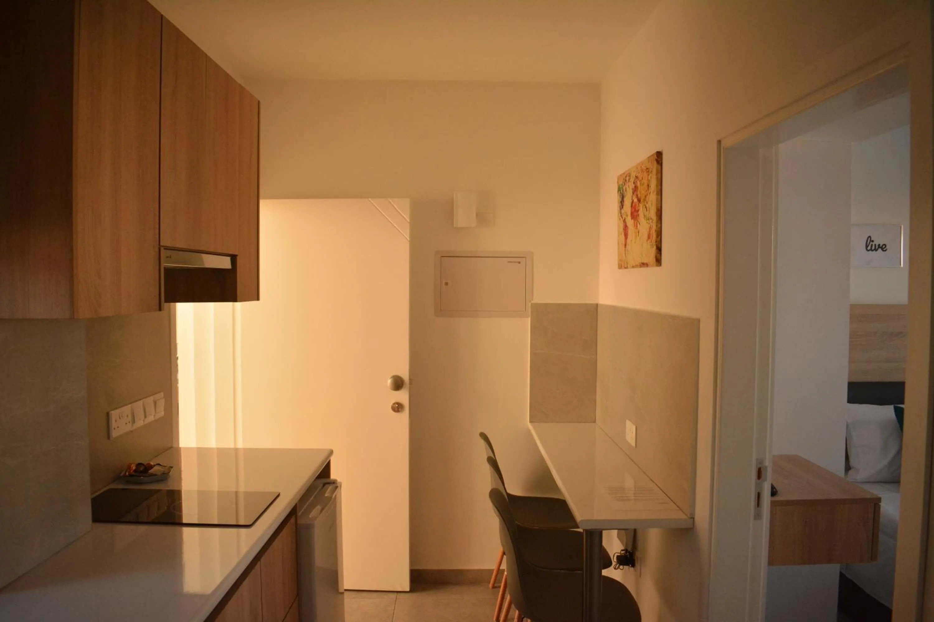 Kitchen or kitchenette in Green Bay Suites