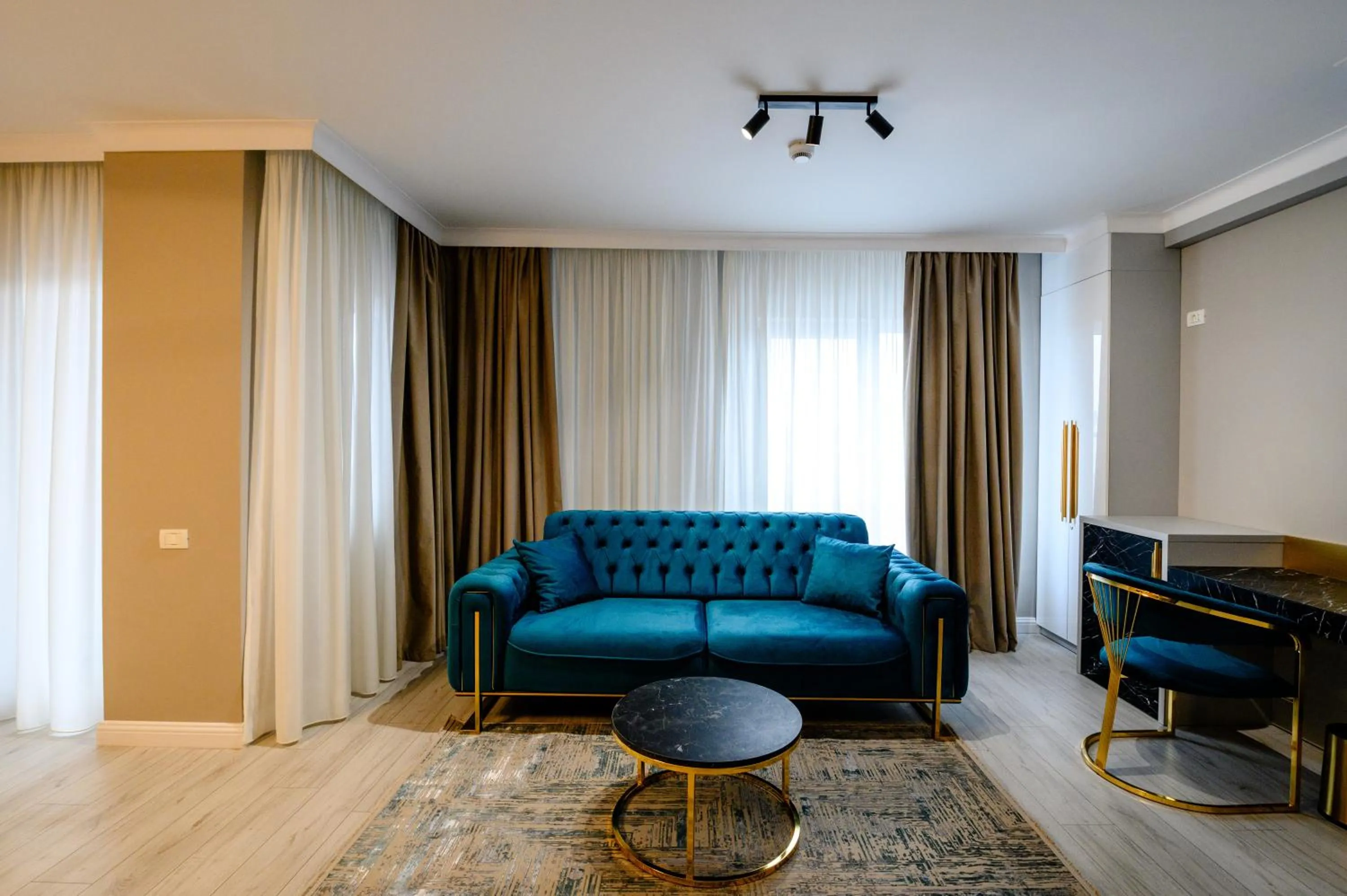 Living room in Elitte Inn & Suites