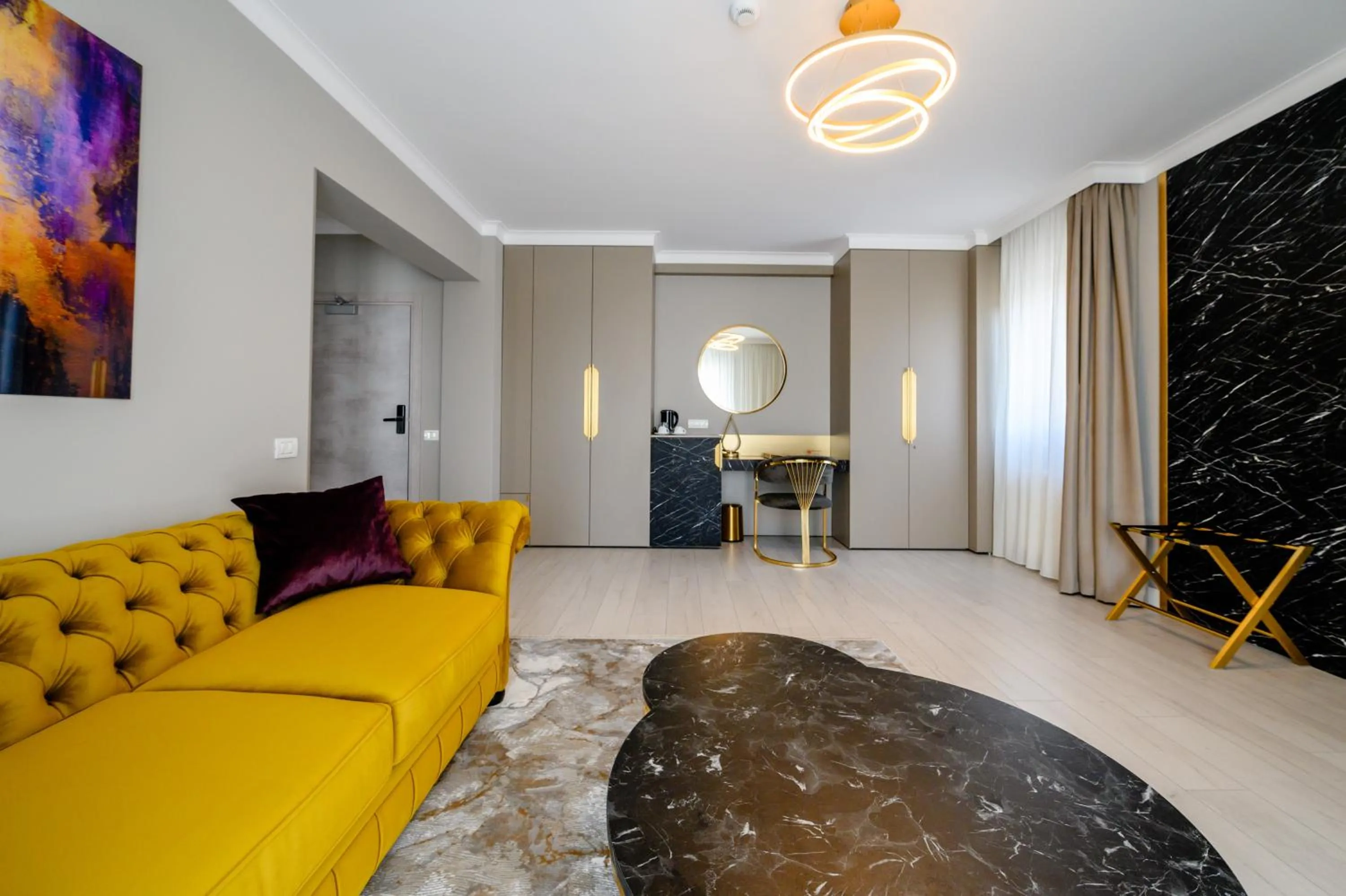 TV and multimedia in Elitte Inn & Suites