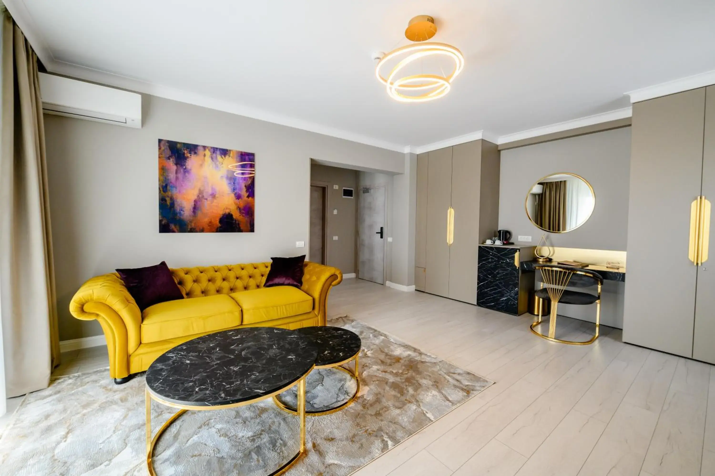 Living room in Elitte Inn & Suites Living room in Elitte Inn & Suites