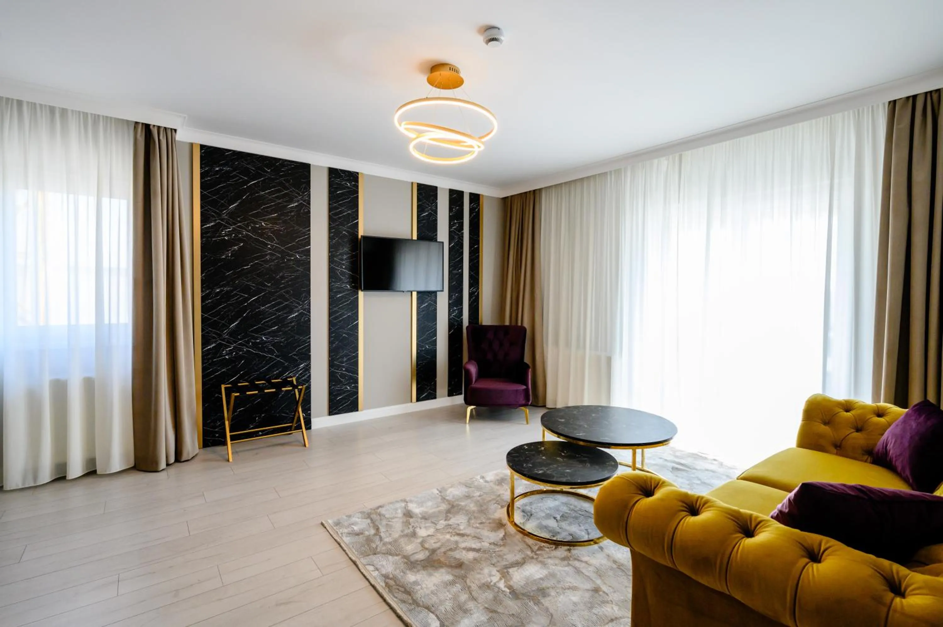 TV and multimedia in Elitte Inn & Suites