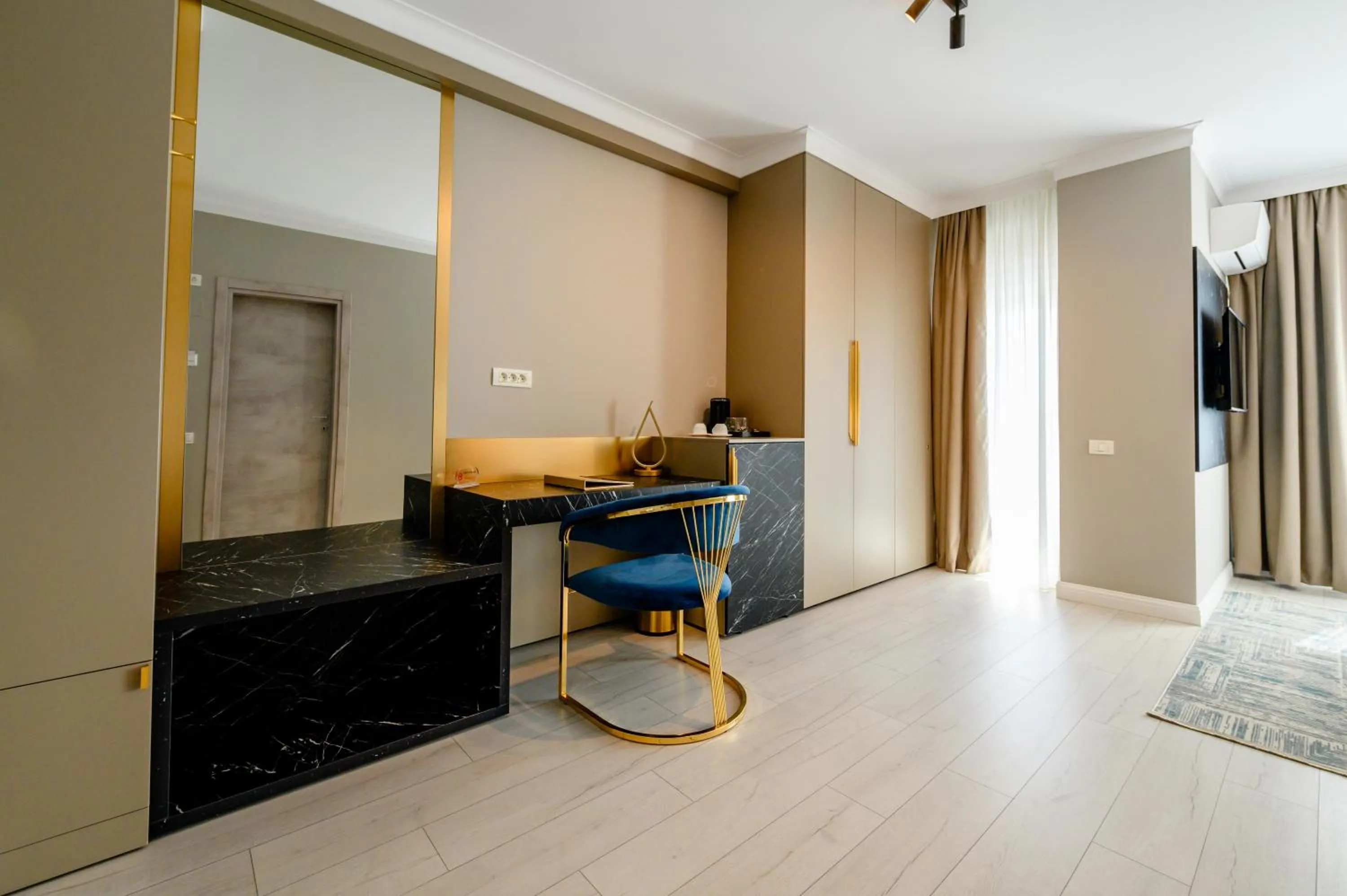 TV and multimedia in Elitte Inn & Suites