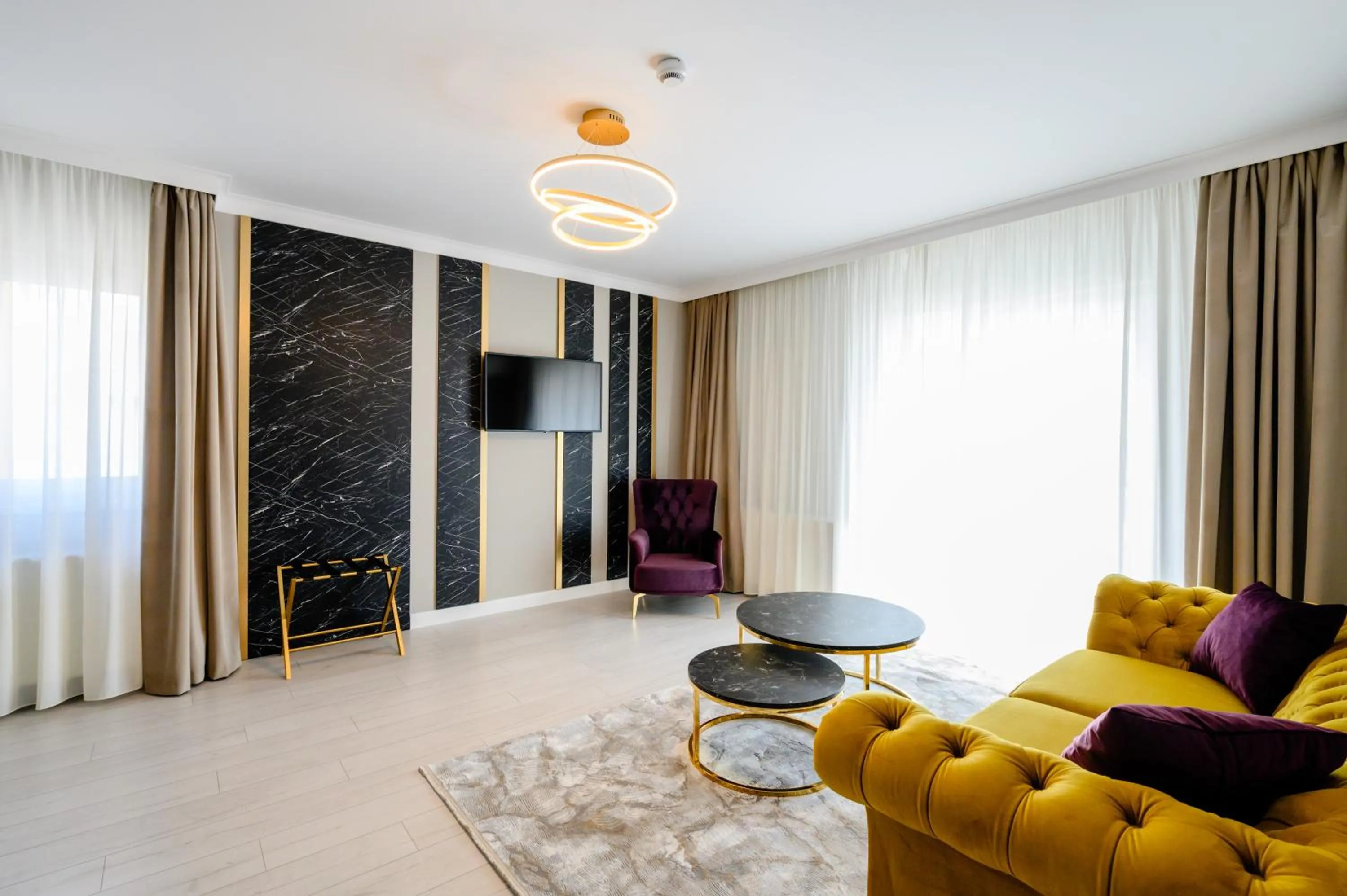 TV and multimedia in Elitte Inn & Suites