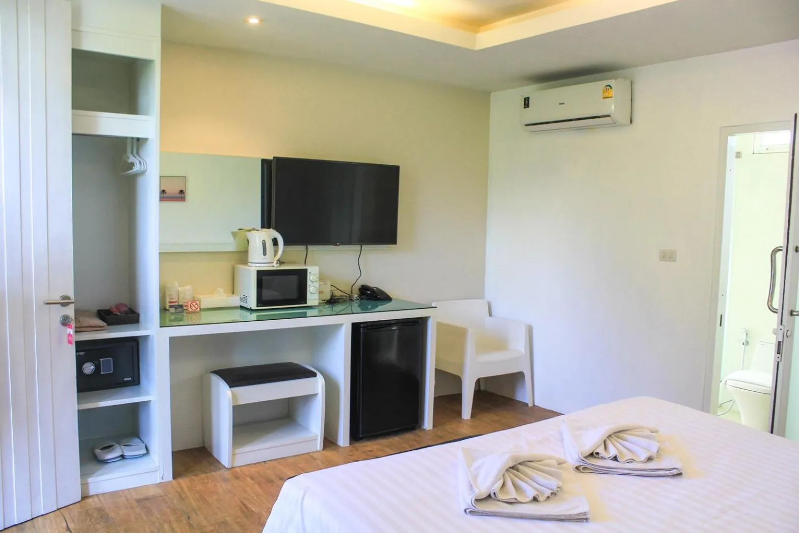 Coffee/tea facilities, Bed in 752 Residence Hua Hin