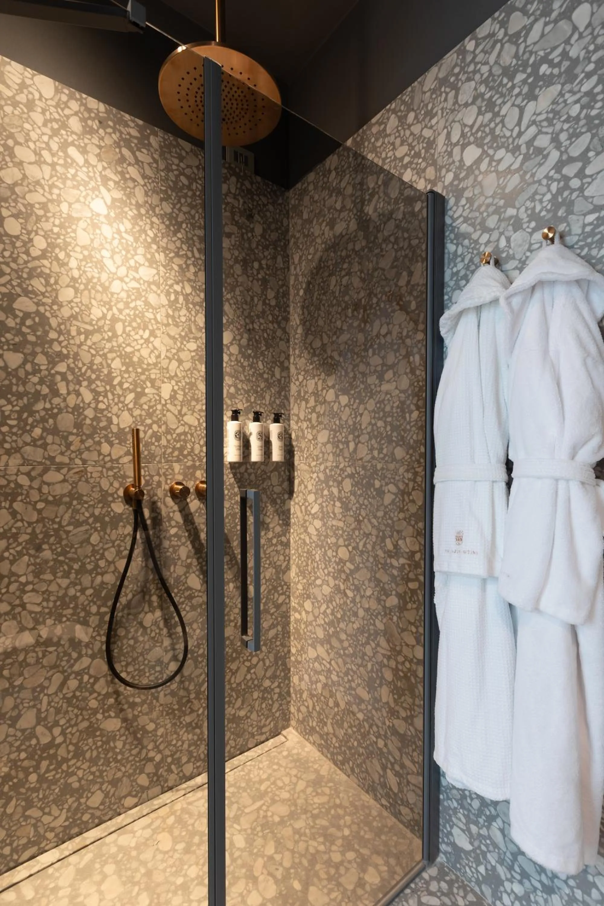 Shower in Palazzo Utini