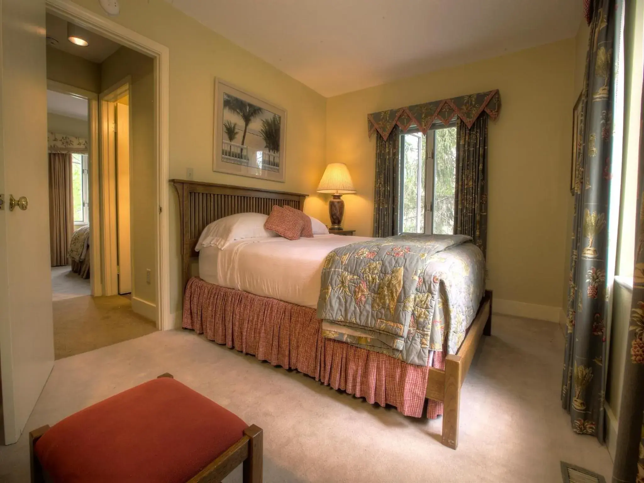 Bedroom in Geneva On The Lake Boutique Resort Hotel Bedroom in Geneva On The Lake Boutique Resort Hotel