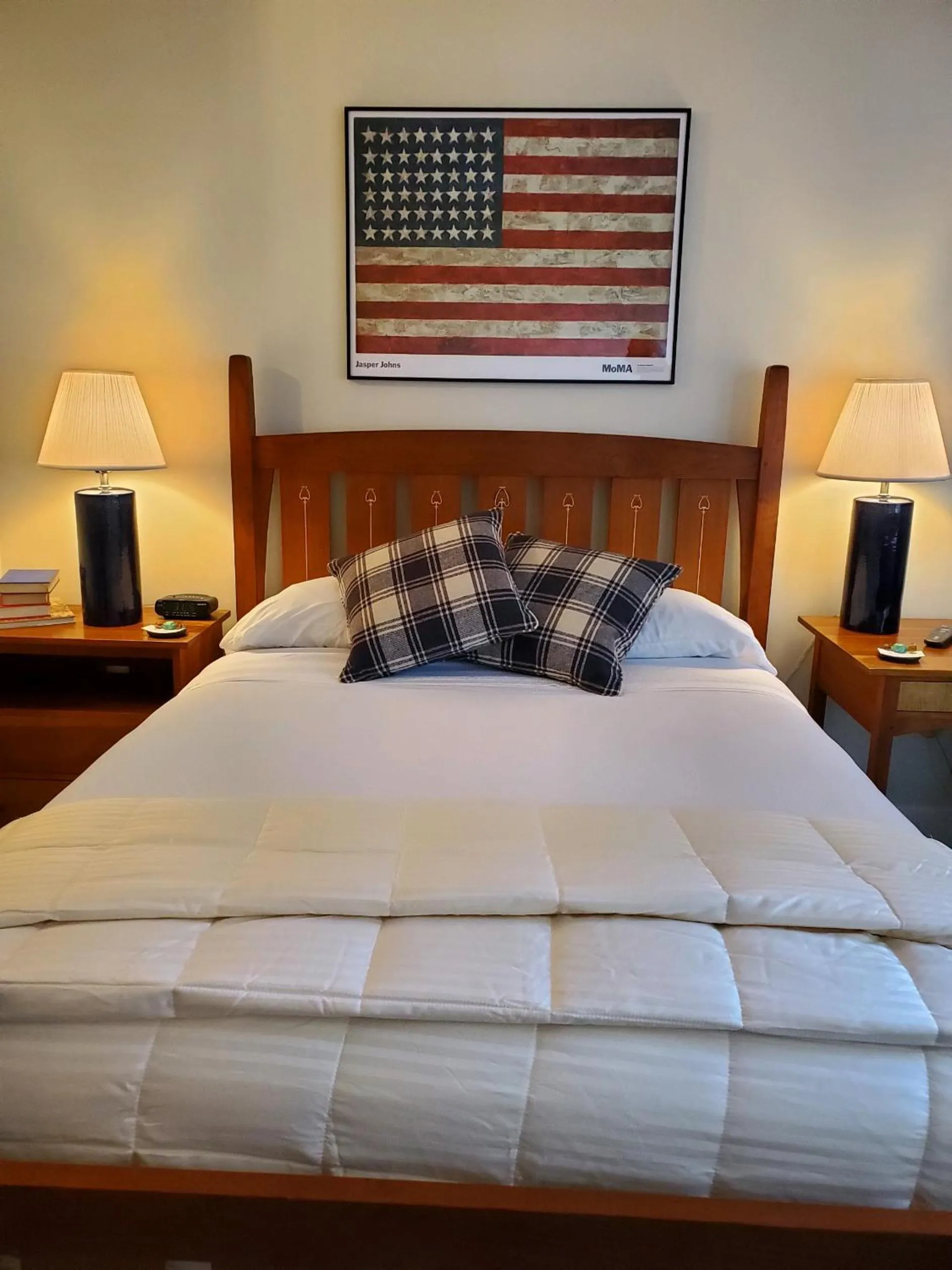 Bed in Geneva On The Lake Boutique Resort Hotel