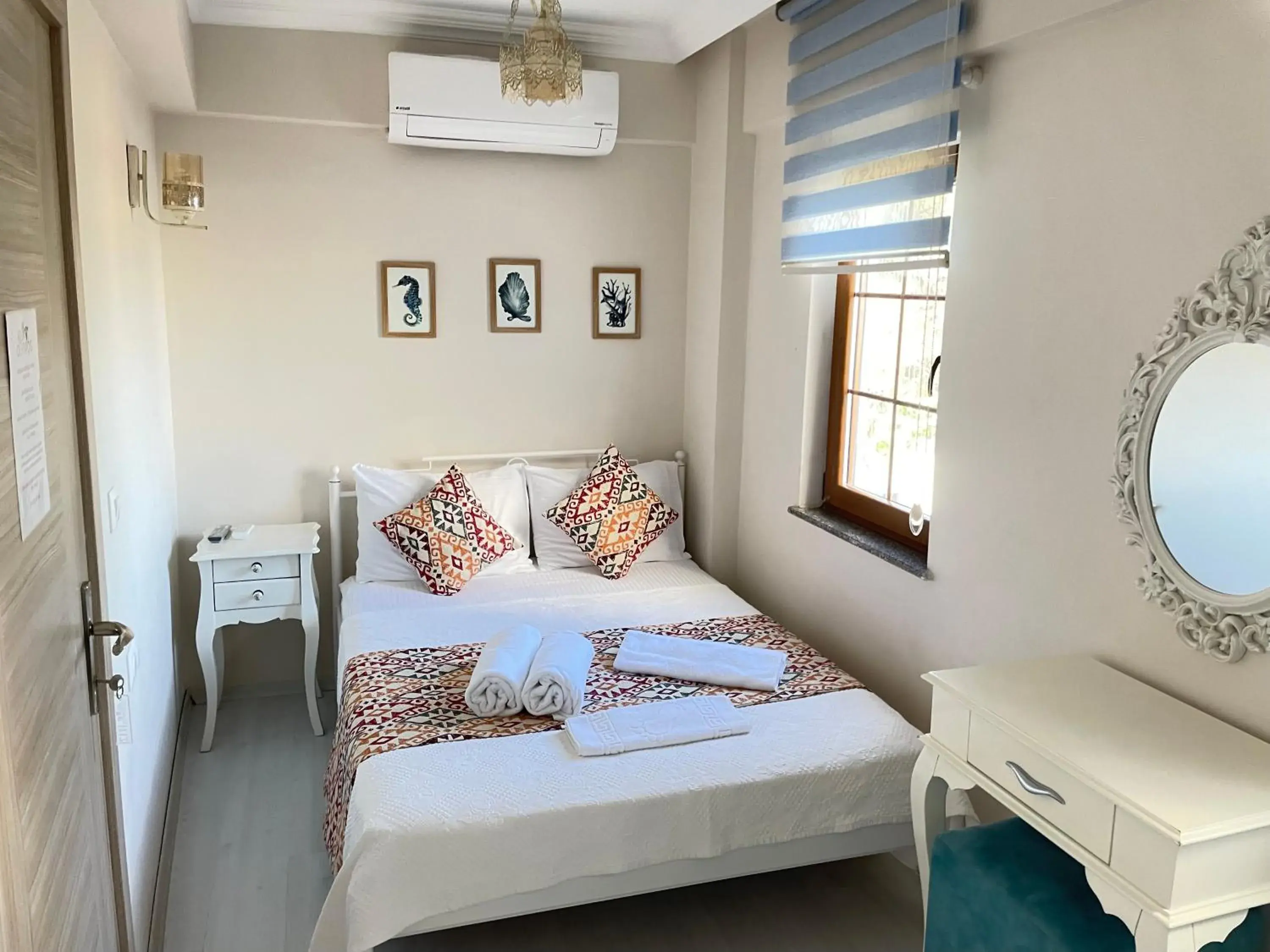 Photo of the whole room, Bed in Ada Olympos Otel Photo of the whole room, Bed in Ada Olympos Otel