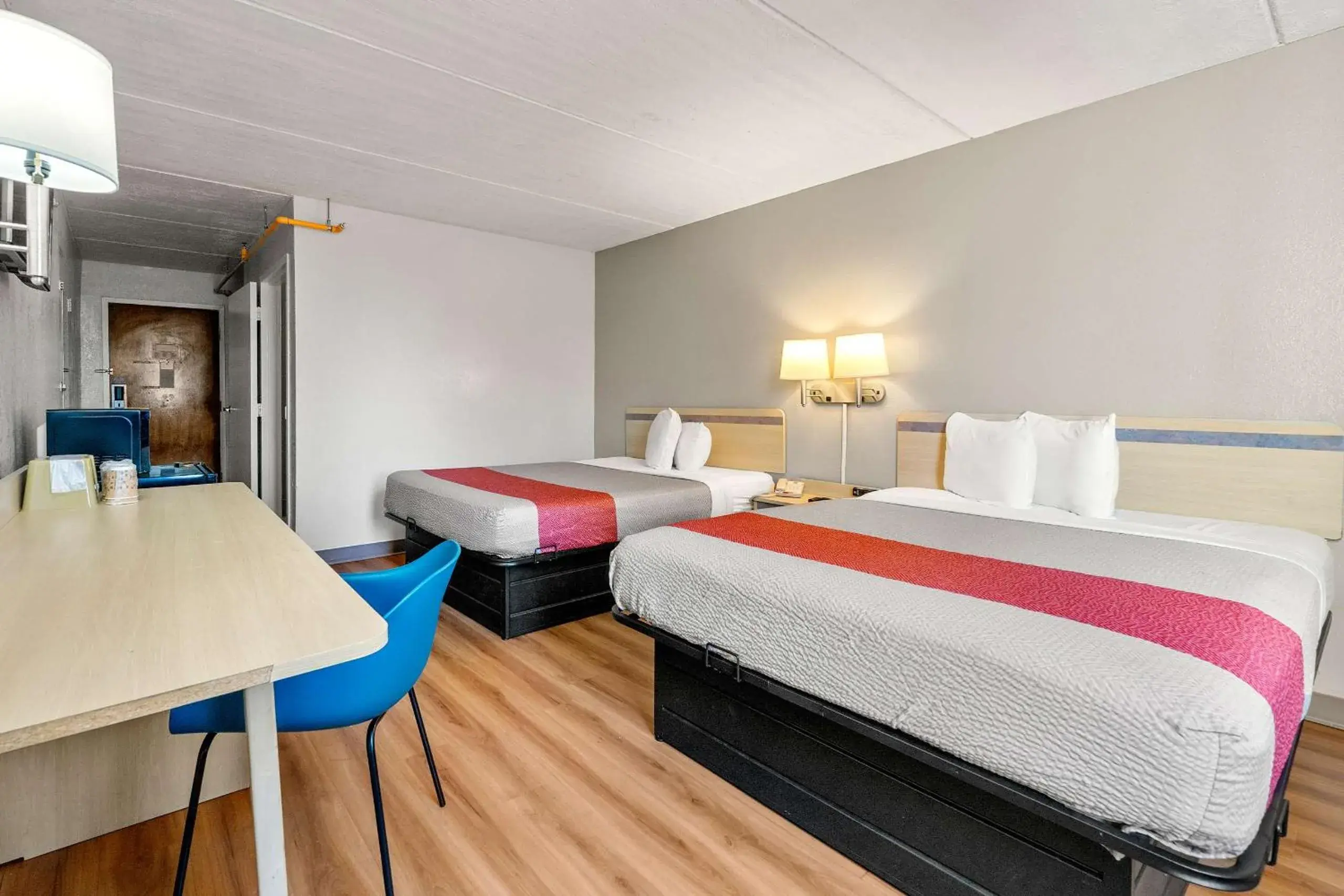 Bedroom, Bed in Motel 6-Decatur, GA Bedroom, Bed in Motel 6-Decatur, GA