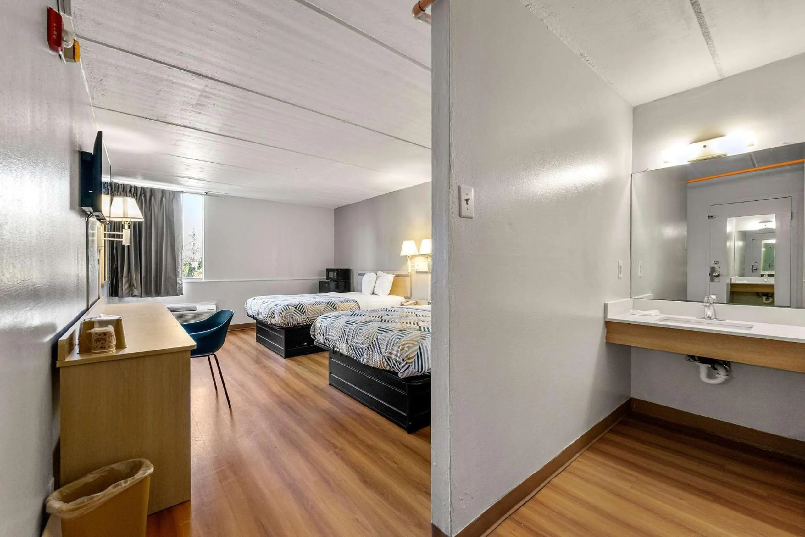 Bedroom, Bed in Motel 6-Decatur, GA