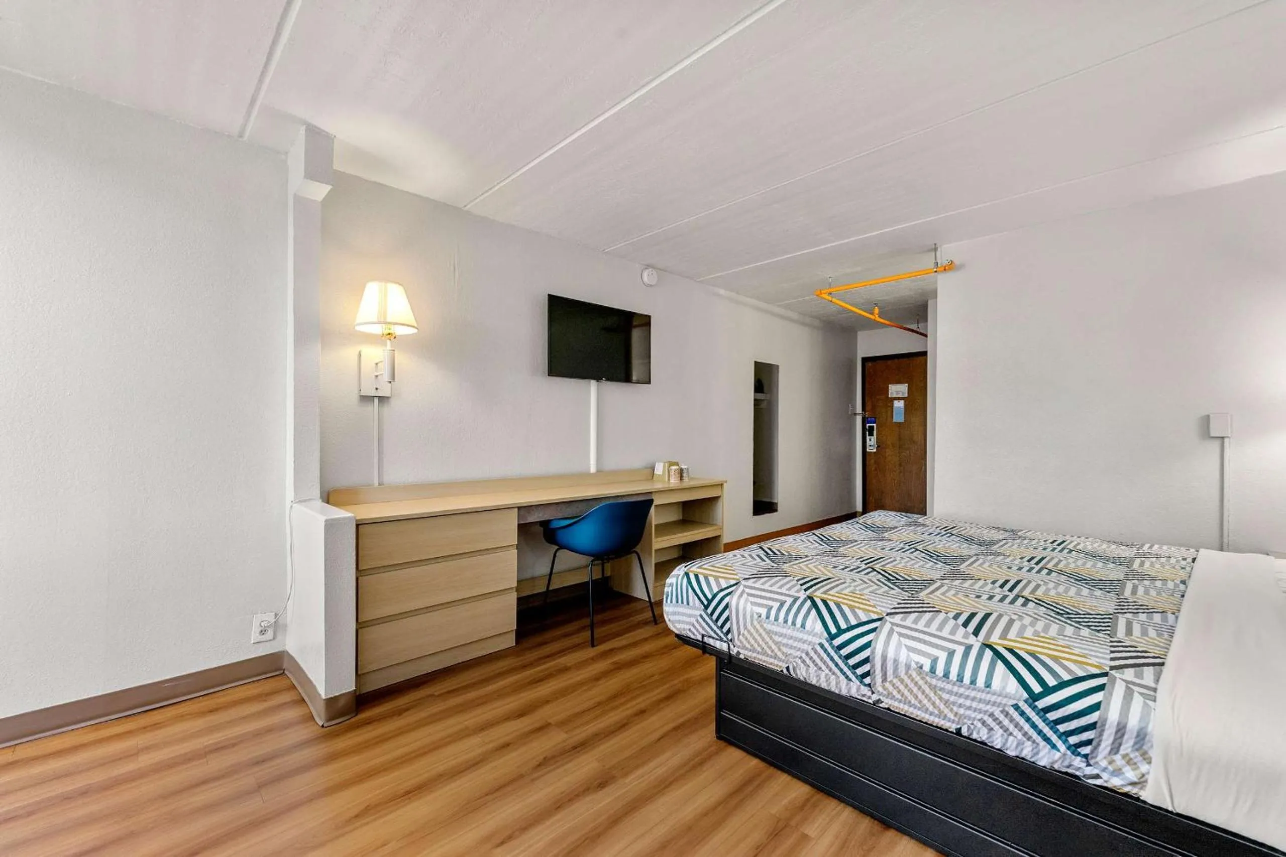 Bedroom, Bed in Motel 6-Decatur, GA