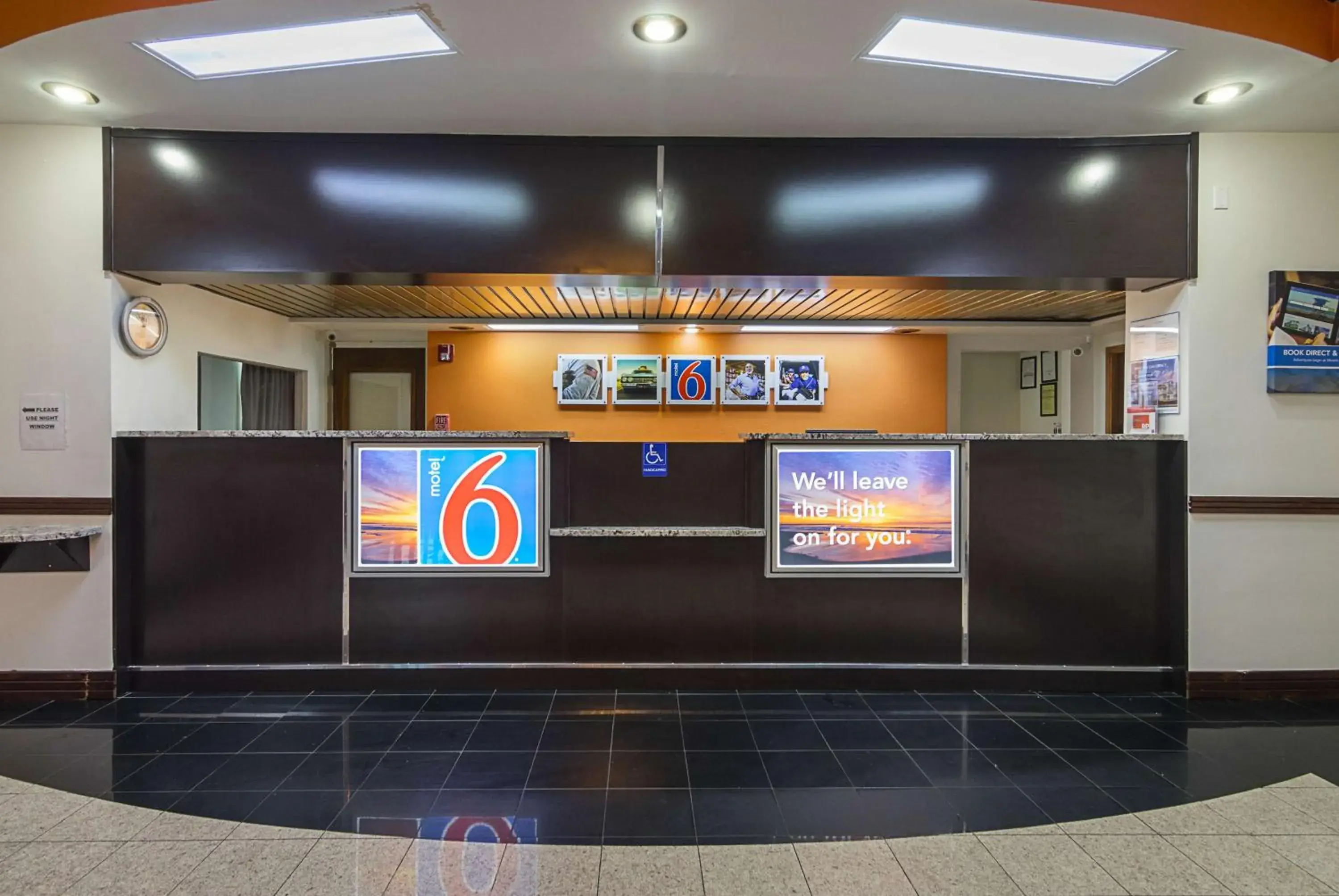 Lobby or reception in Motel 6-Decatur, GA Lobby or reception in Motel 6-Decatur, GA