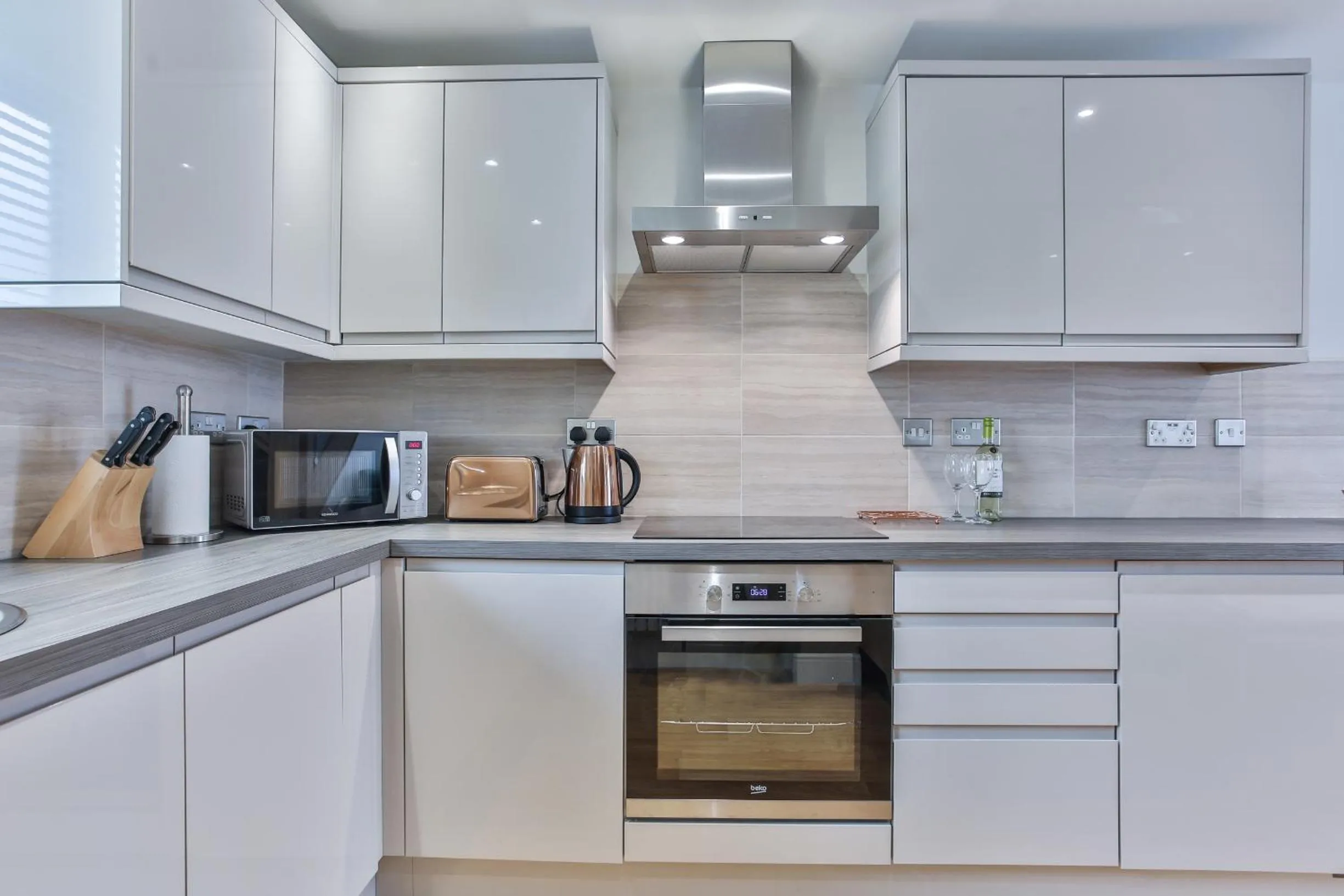 1BR Gem in Great Location With Parking