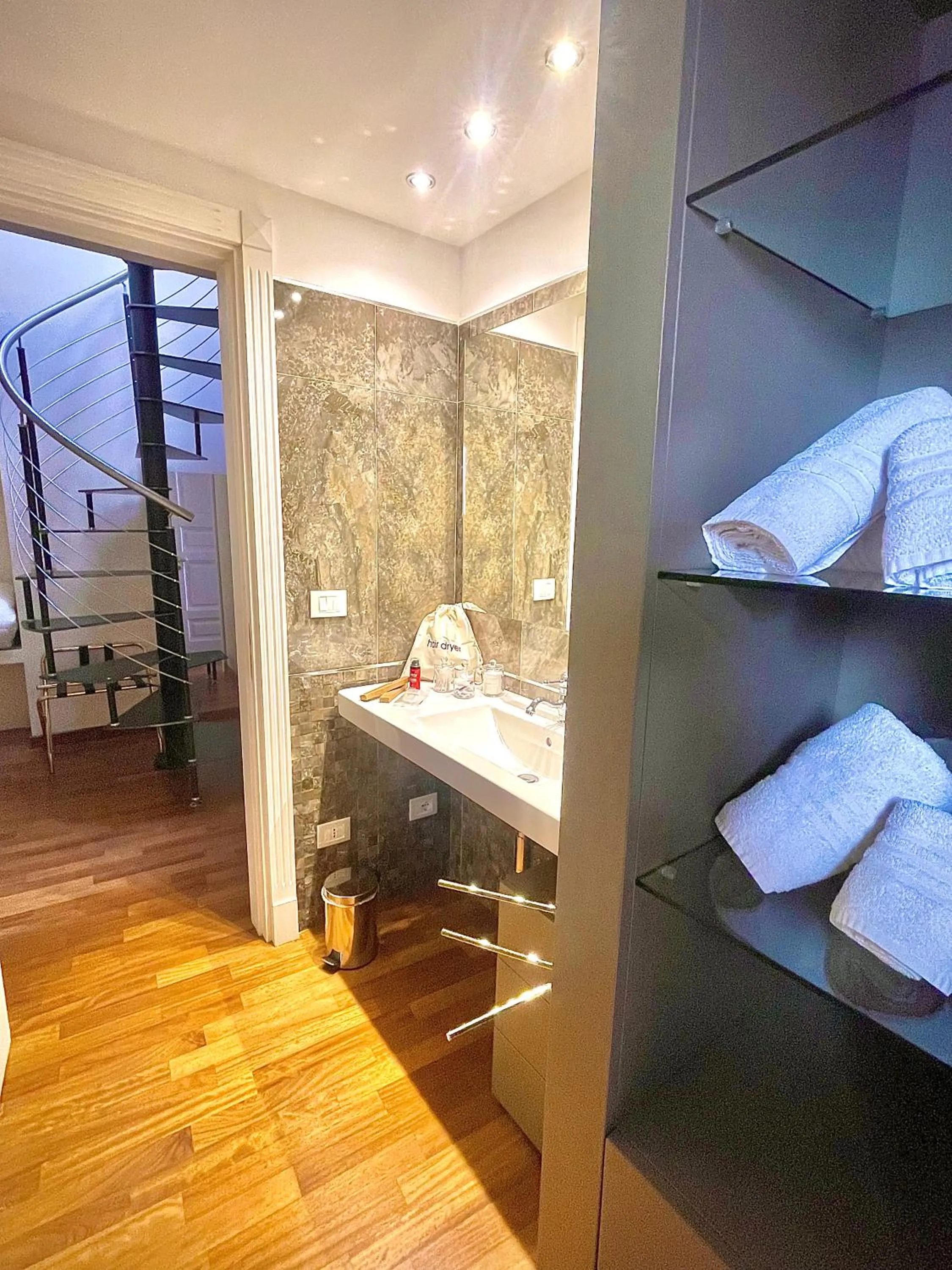 Bathroom, Bed in Dimora del Duomo