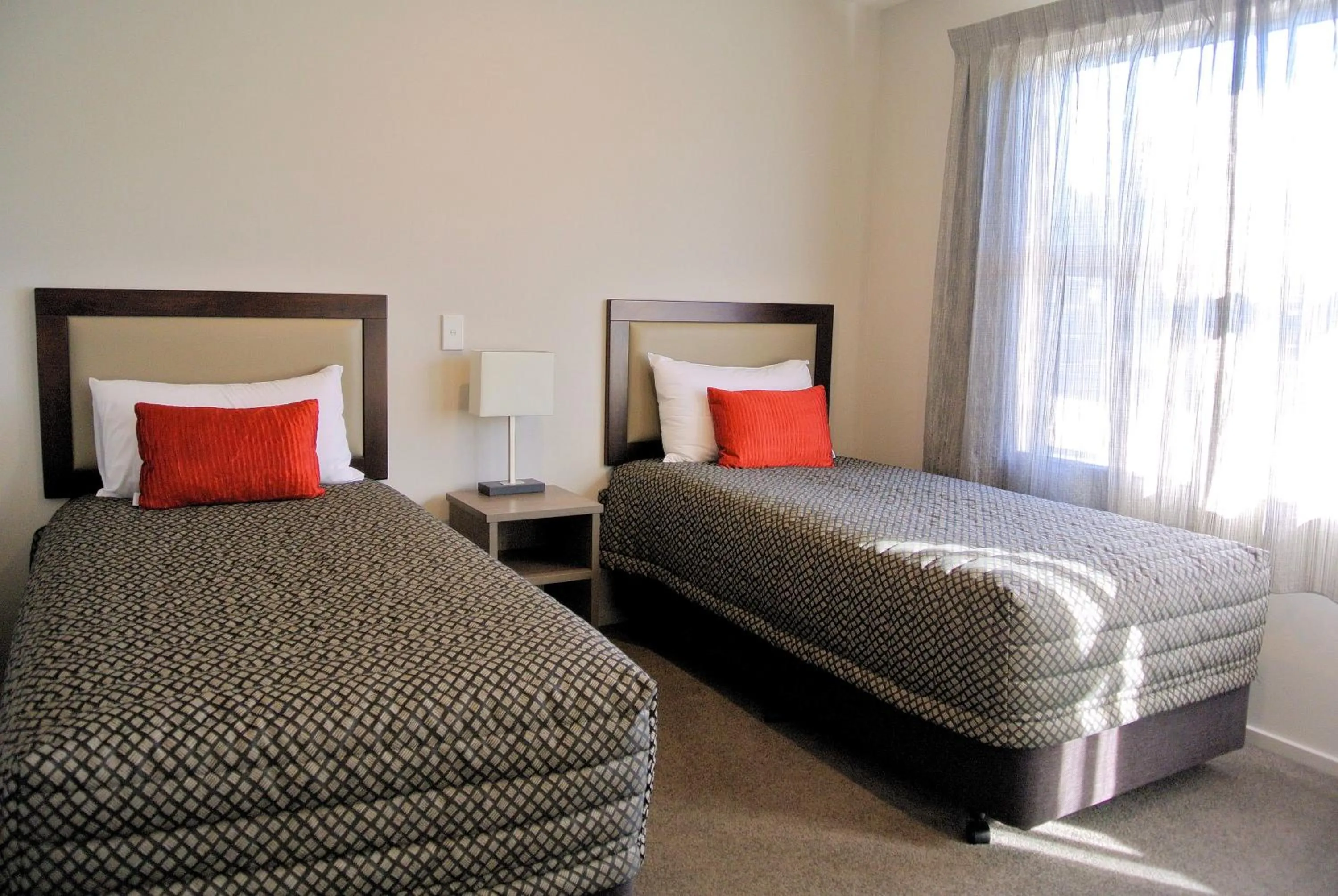 Day, Bed in Oxford Village Motels