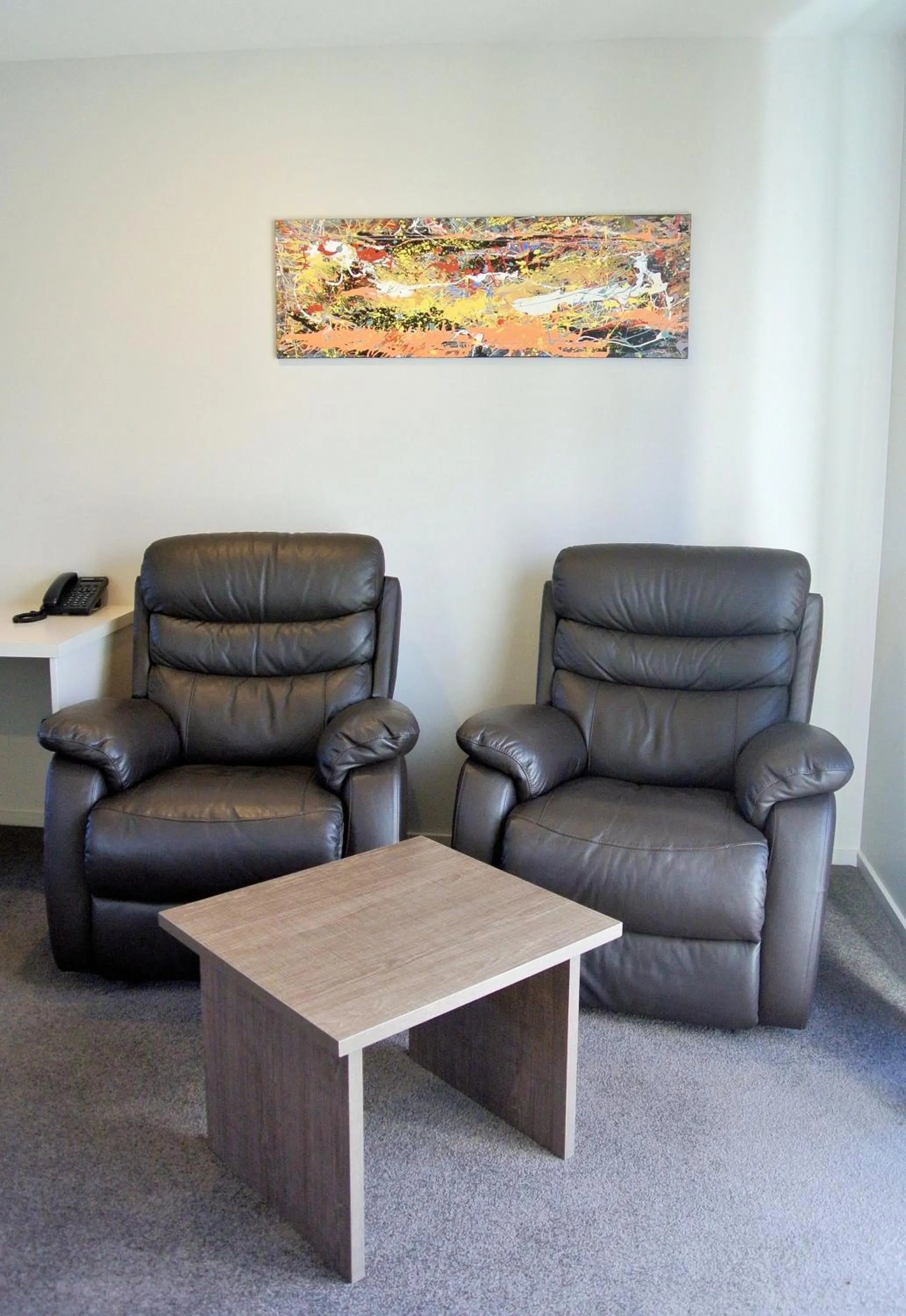 Seating area in Oxford Village Motels