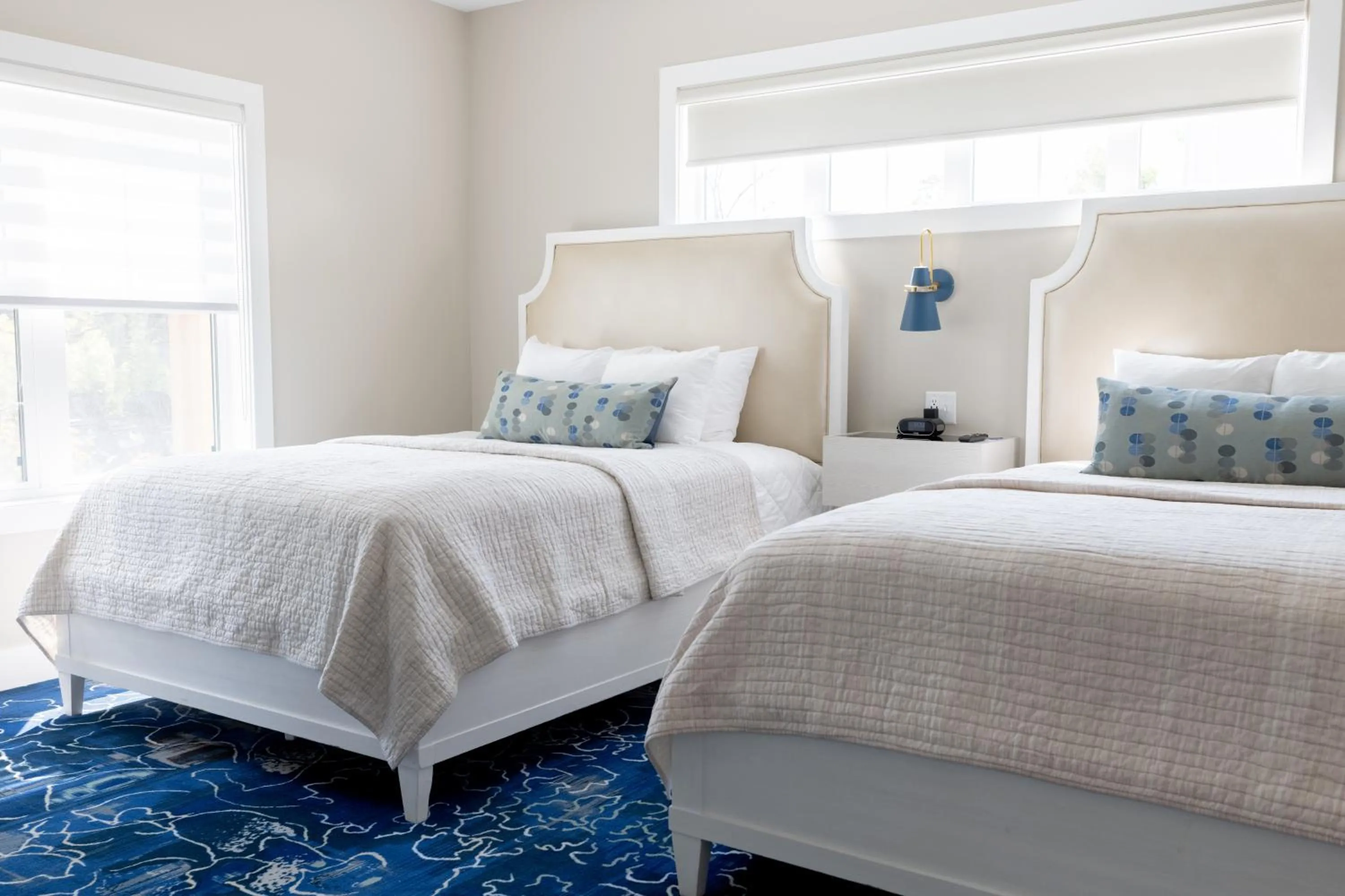 Bed in Bay Pointe Inn