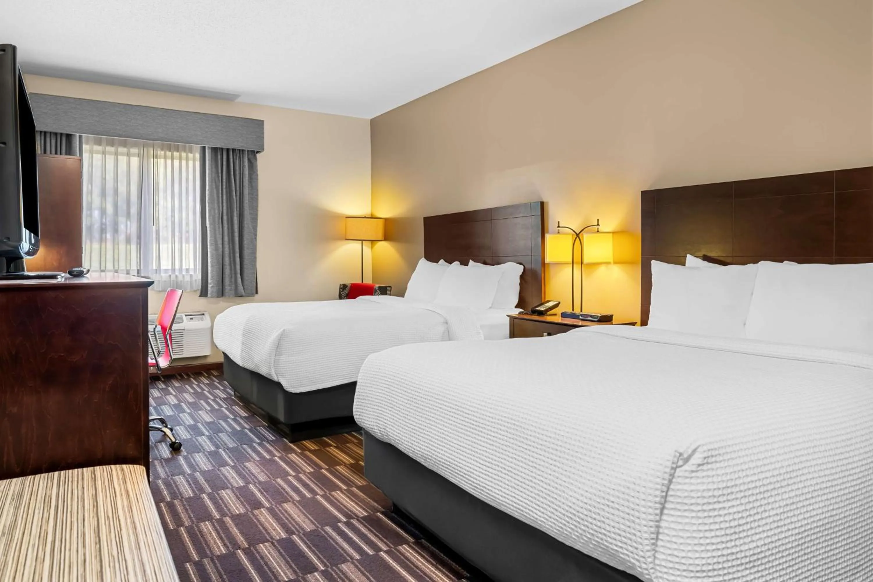 Bedroom, Bed in Best Western University Inn