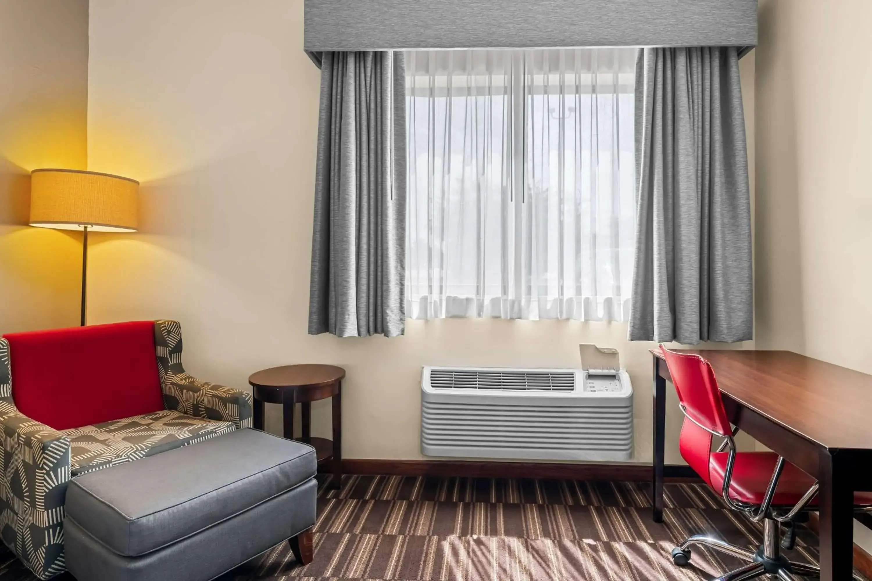 Bedroom, Bed in Best Western University Inn Bedroom, Bed in Best Western University Inn