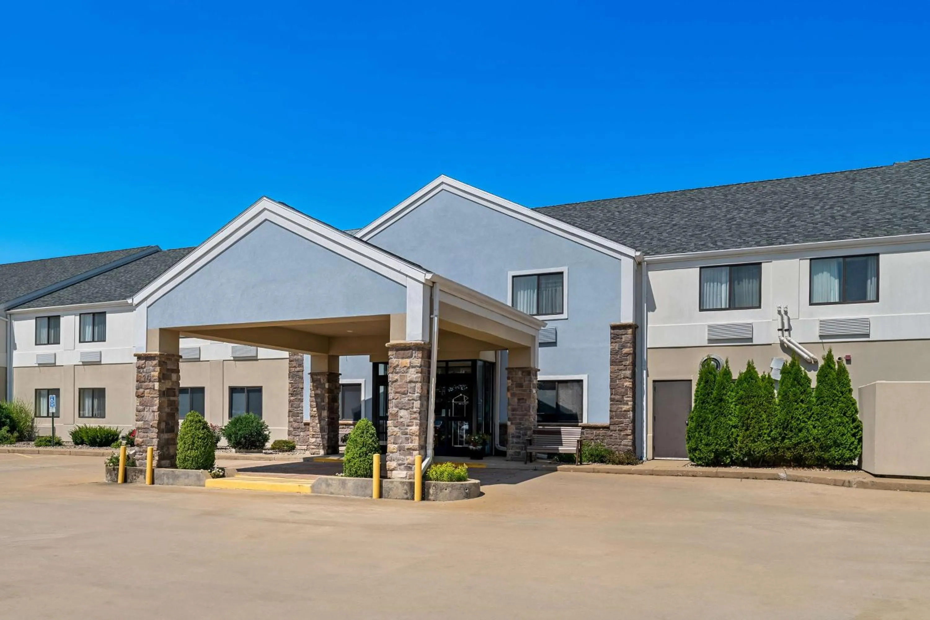 Property building in Best Western University Inn