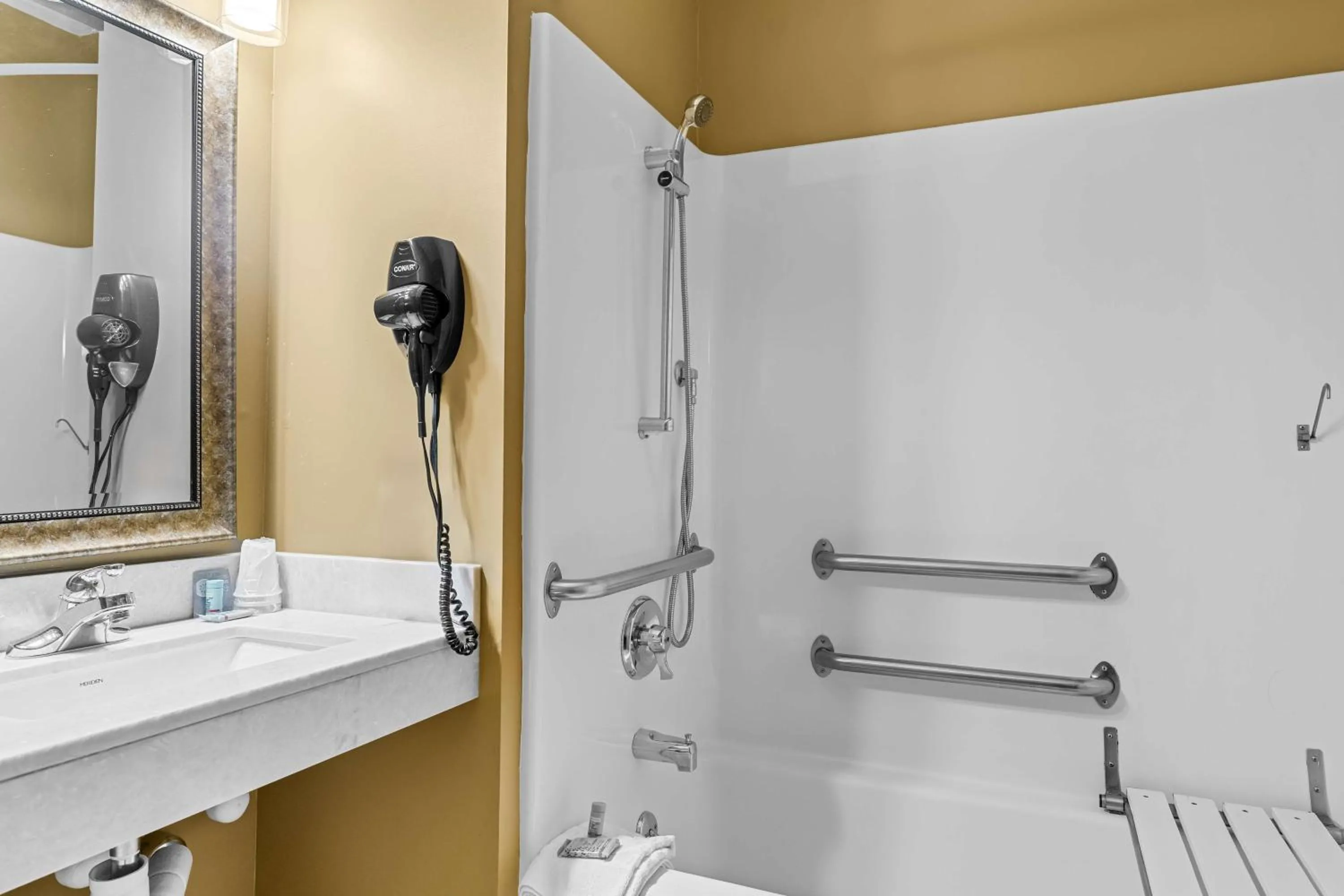 Bathroom in Best Western University Inn