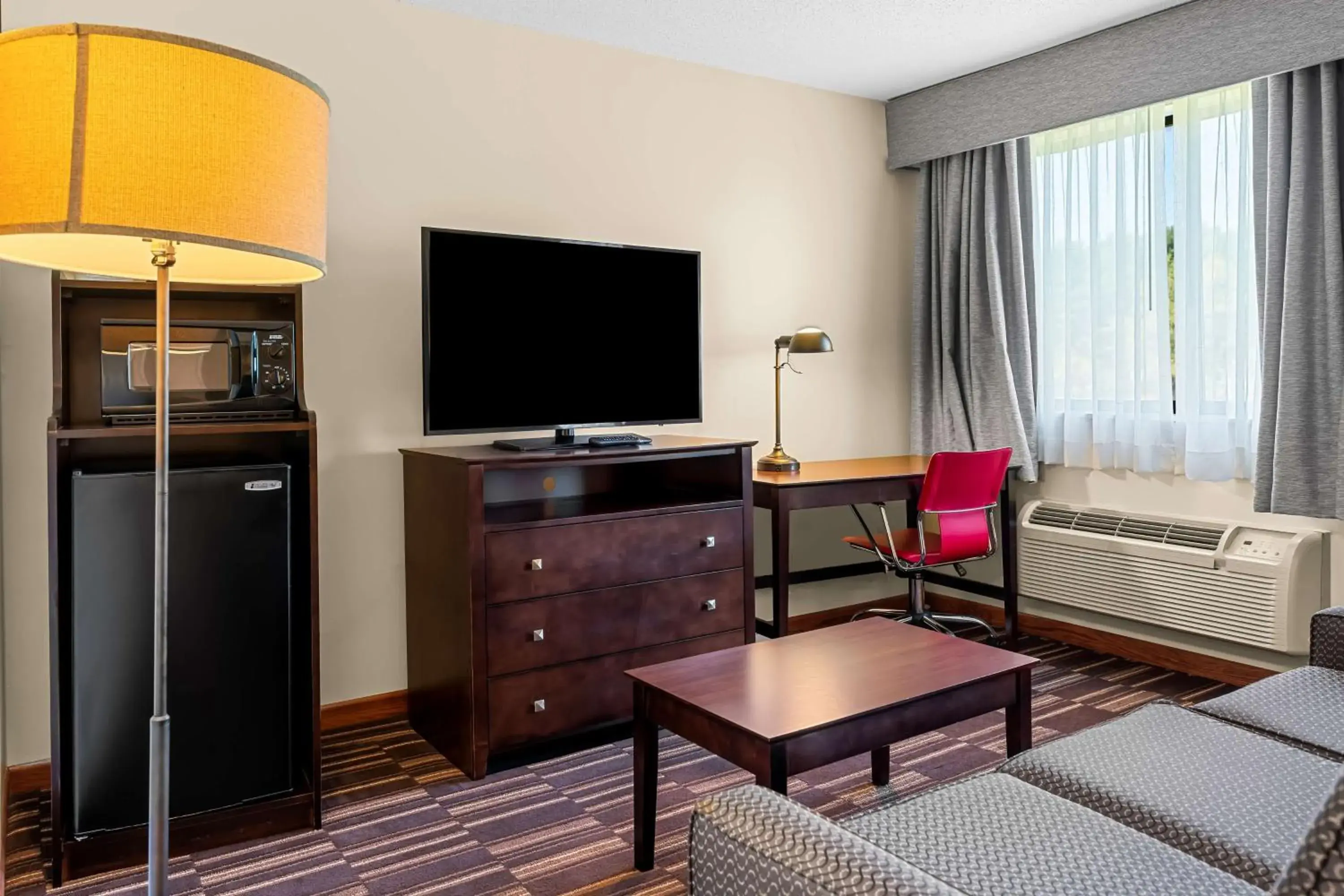 Photo of the whole room in Best Western University Inn Photo of the whole room in Best Western University Inn