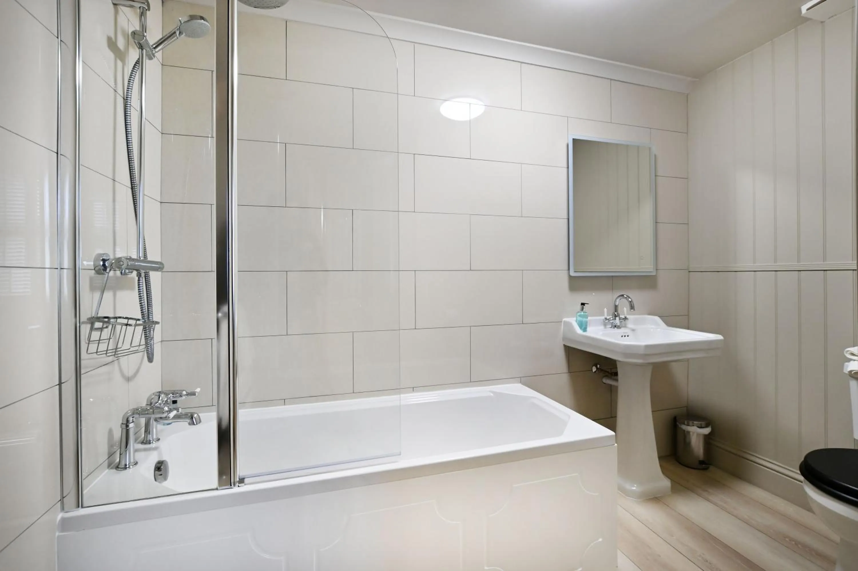 Bathroom in Stanton Manor Hotel