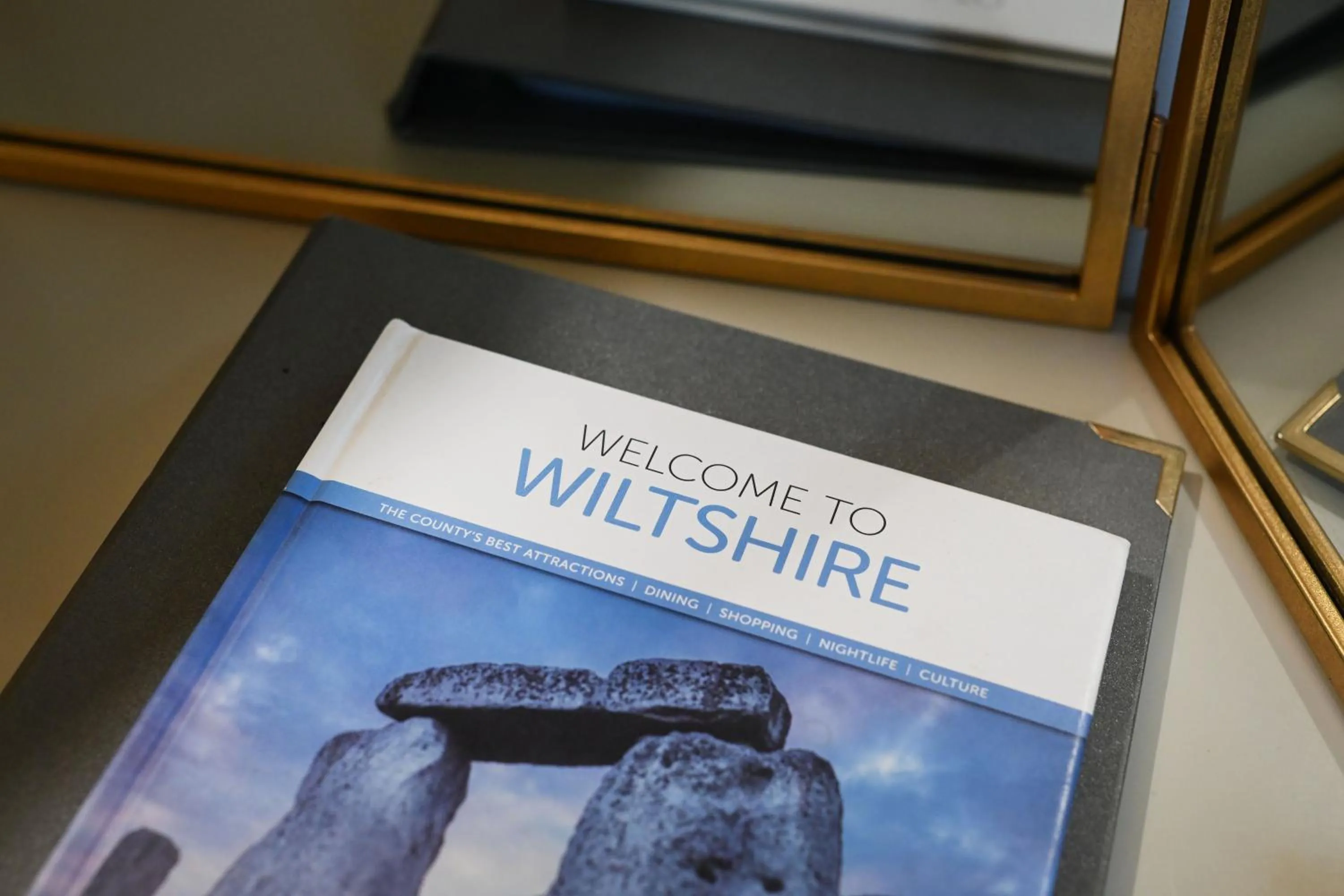 Text overlay in Stanton Manor Hotel