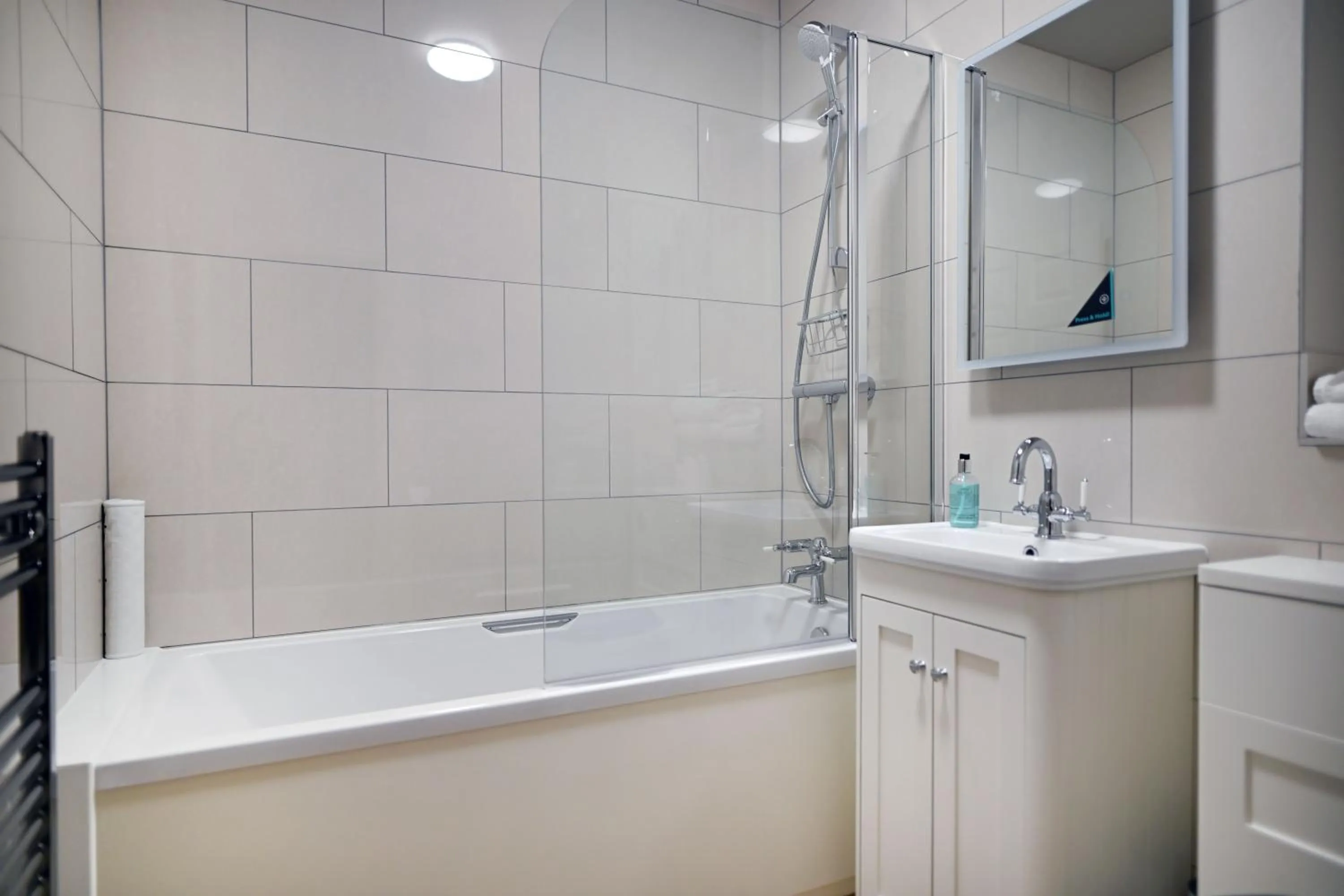 Bathroom in Stanton Manor Hotel