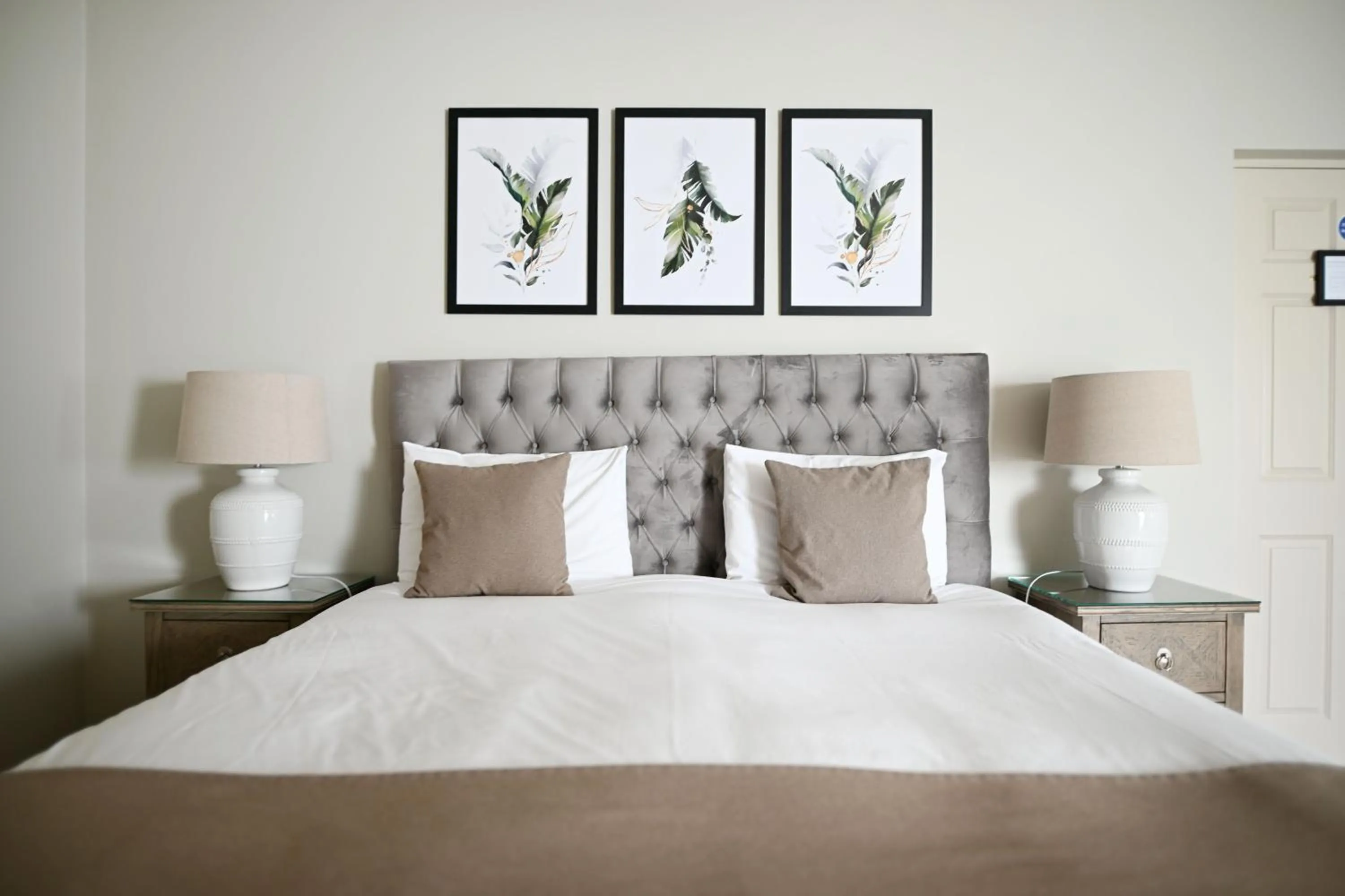 Bedroom, Bed in Stanton Manor Hotel