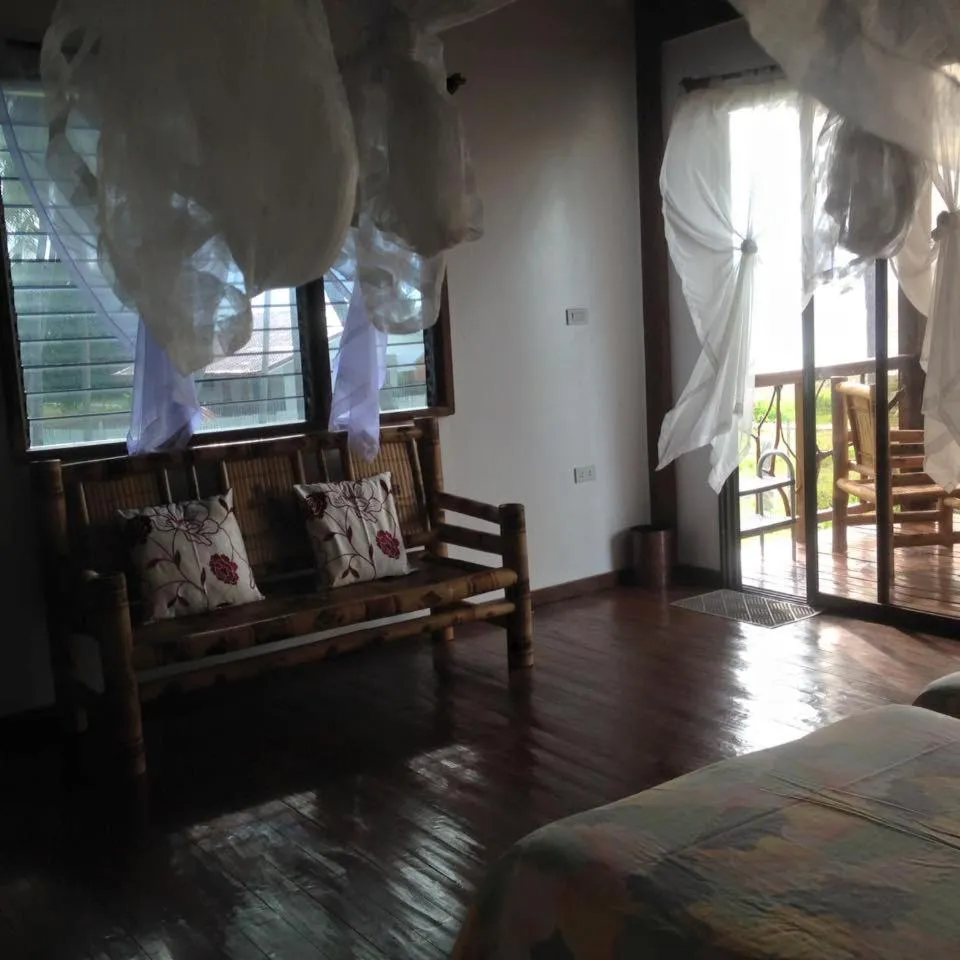 Liwayway sa Bohol Pamilacan Resort