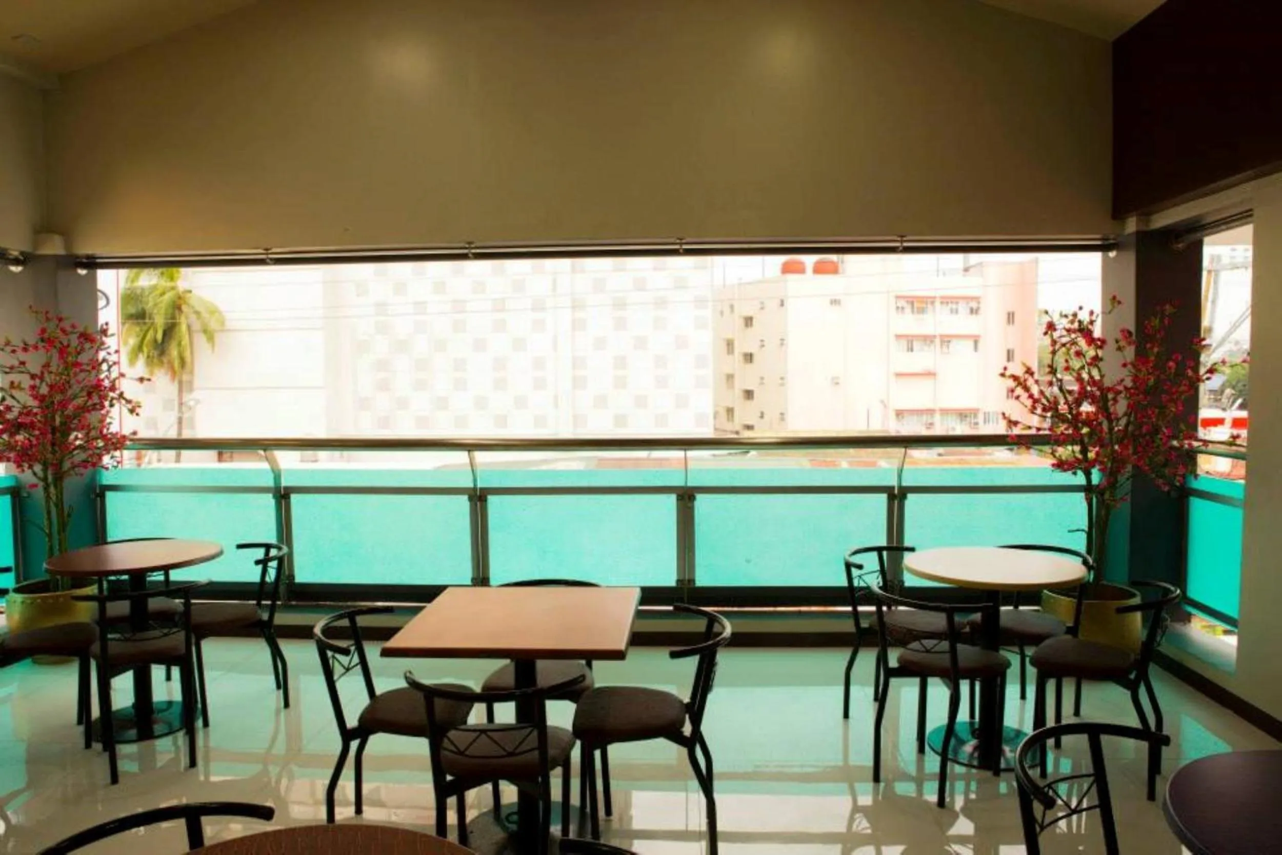 Restaurant/places to eat in Sulit Place