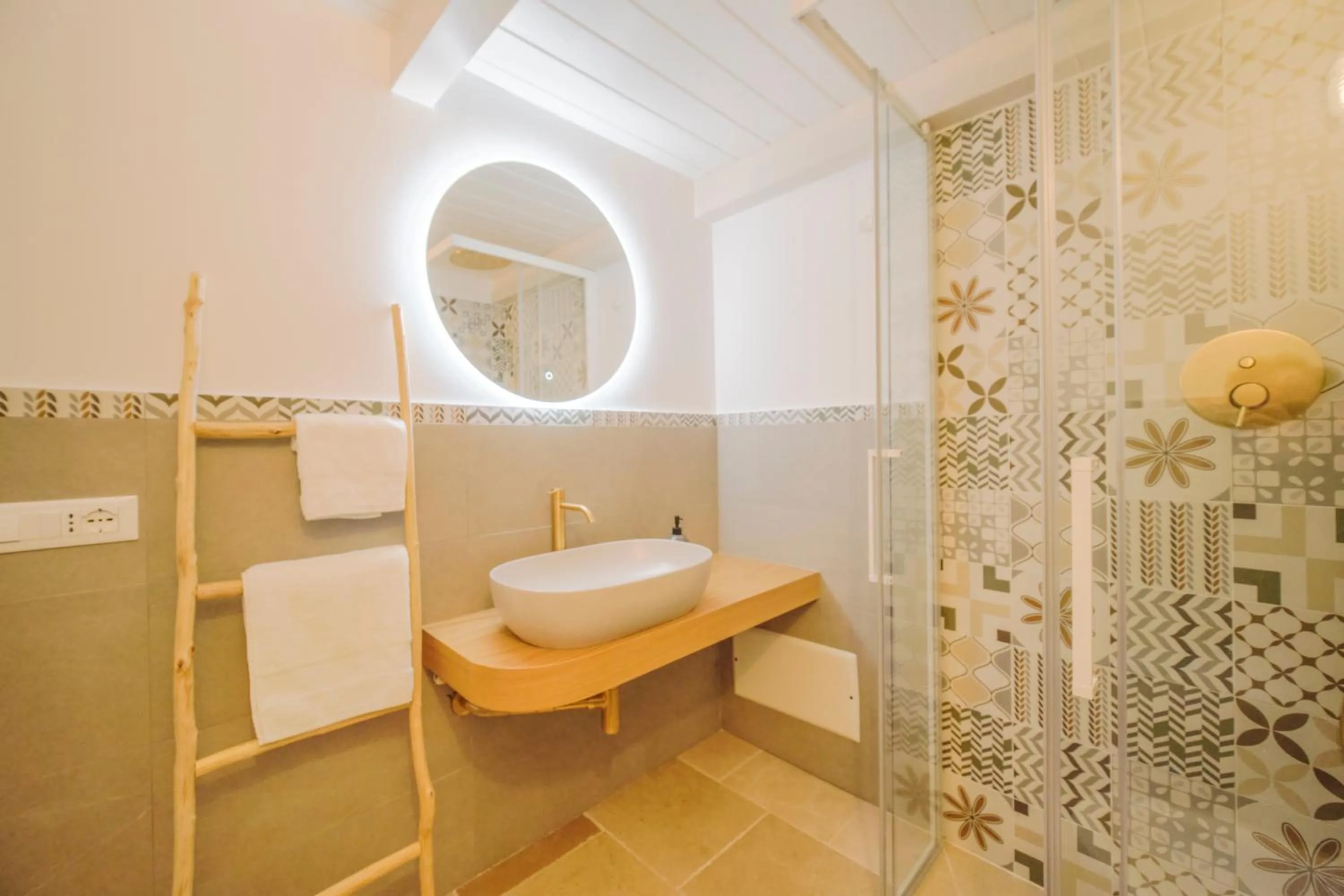 Shower in Palazzo Gentile