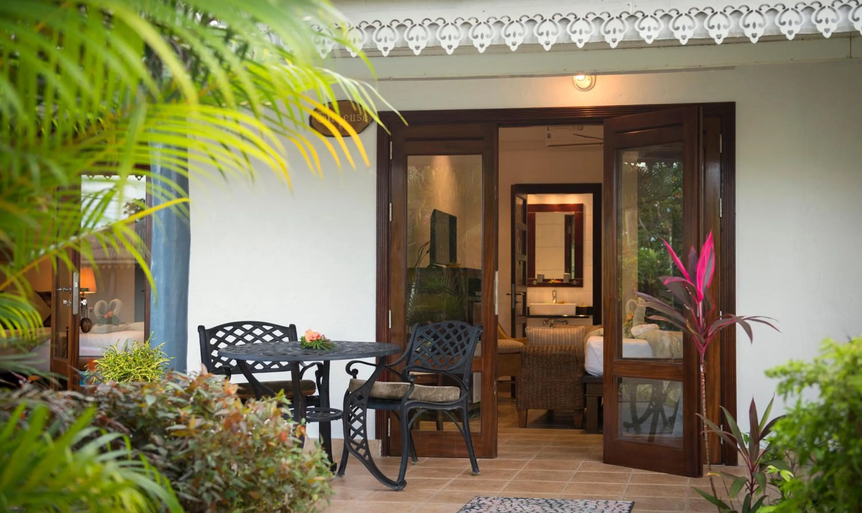 Balcony/Terrace in Auberge d'Anse Boileau & Restaurant Chez Plume