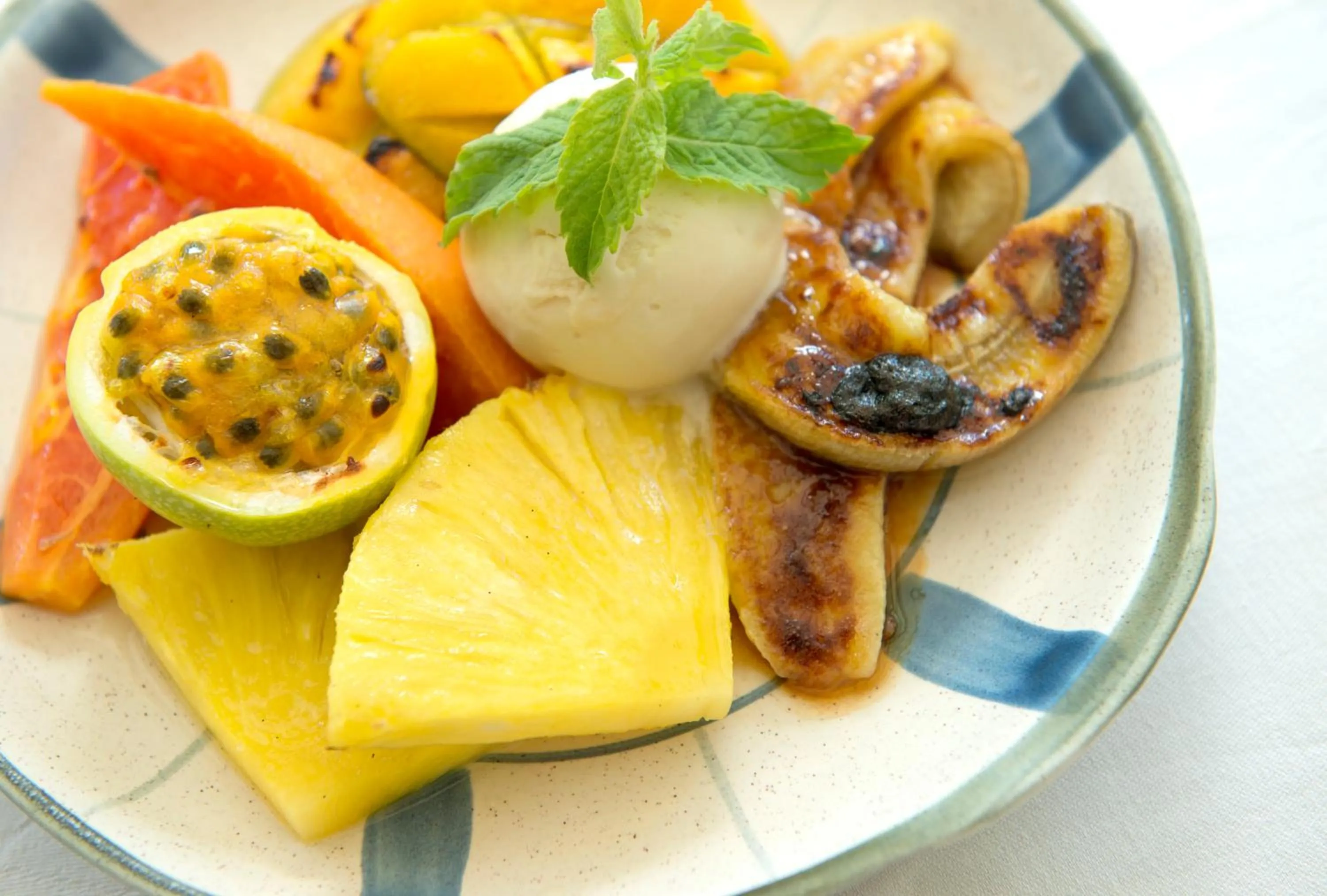 Food and drinks in Auberge d'Anse Boileau & Restaurant Chez Plume