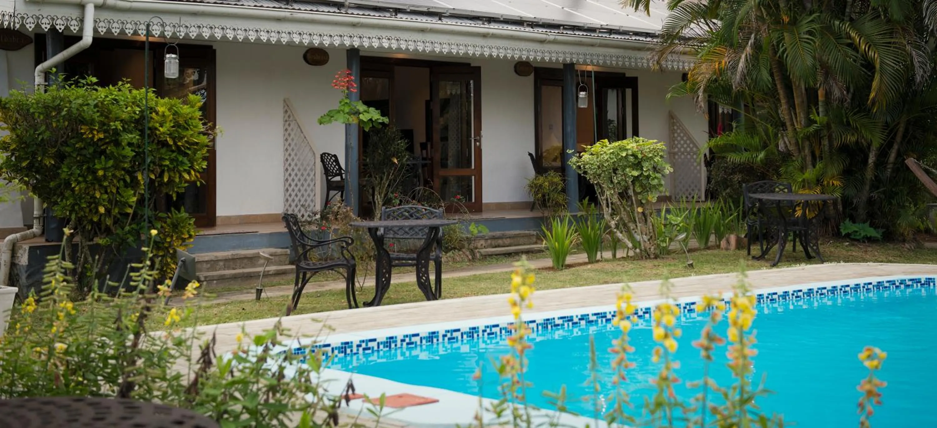 Property building in Auberge d'Anse Boileau & Restaurant Chez Plume