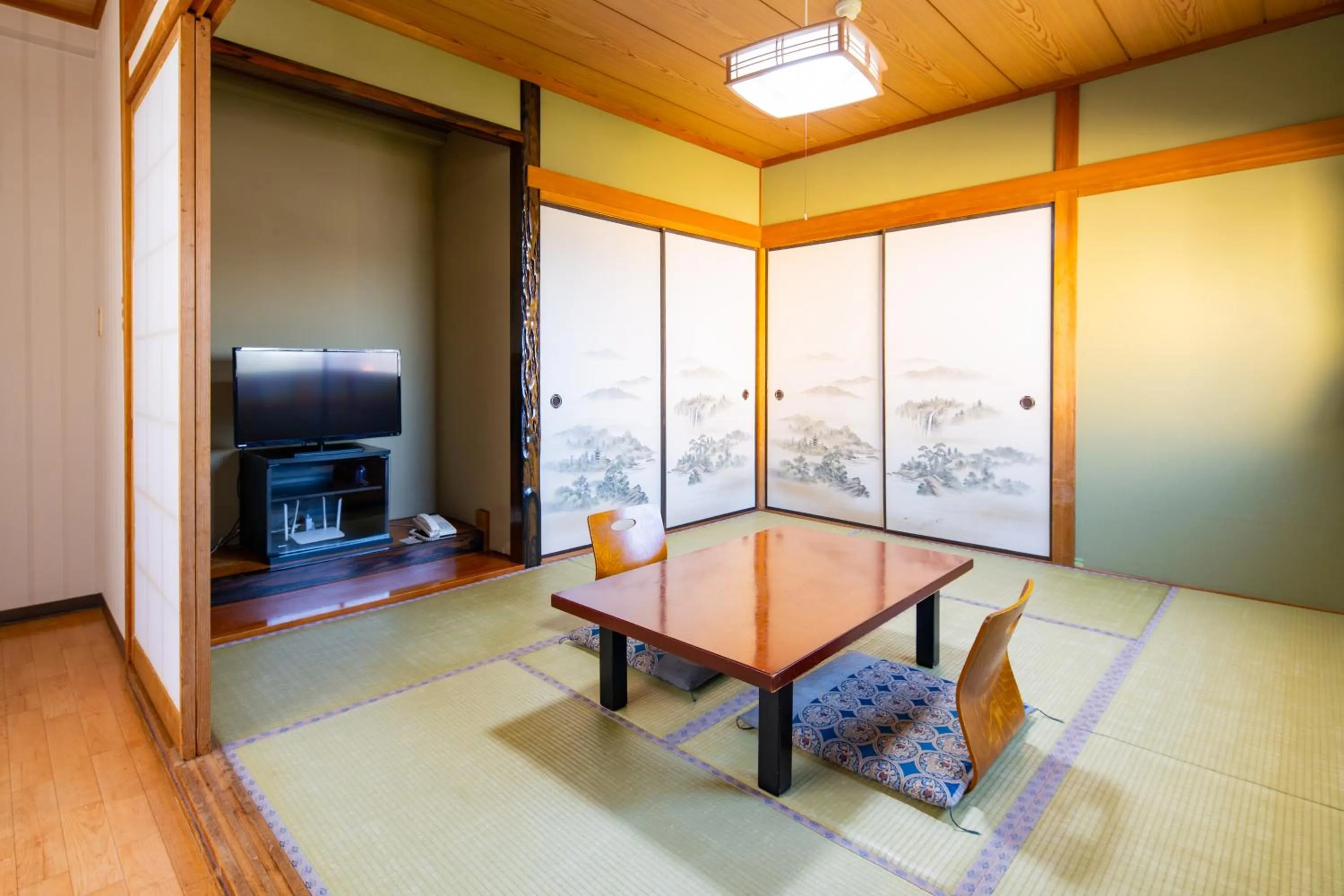 Photo of the whole room in Hozanso Beppu