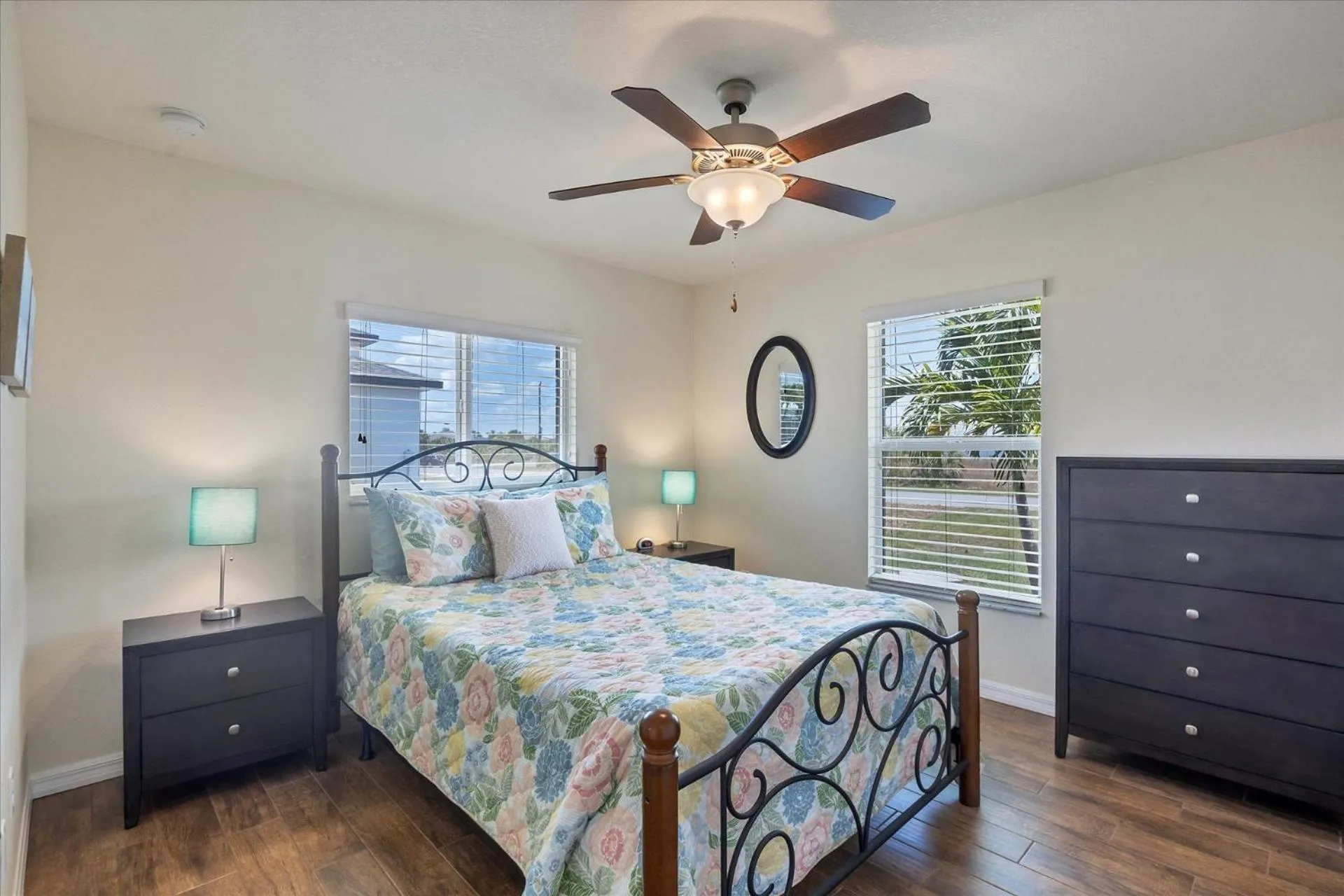Bedroom, Bed in 10333 Monticello Dr