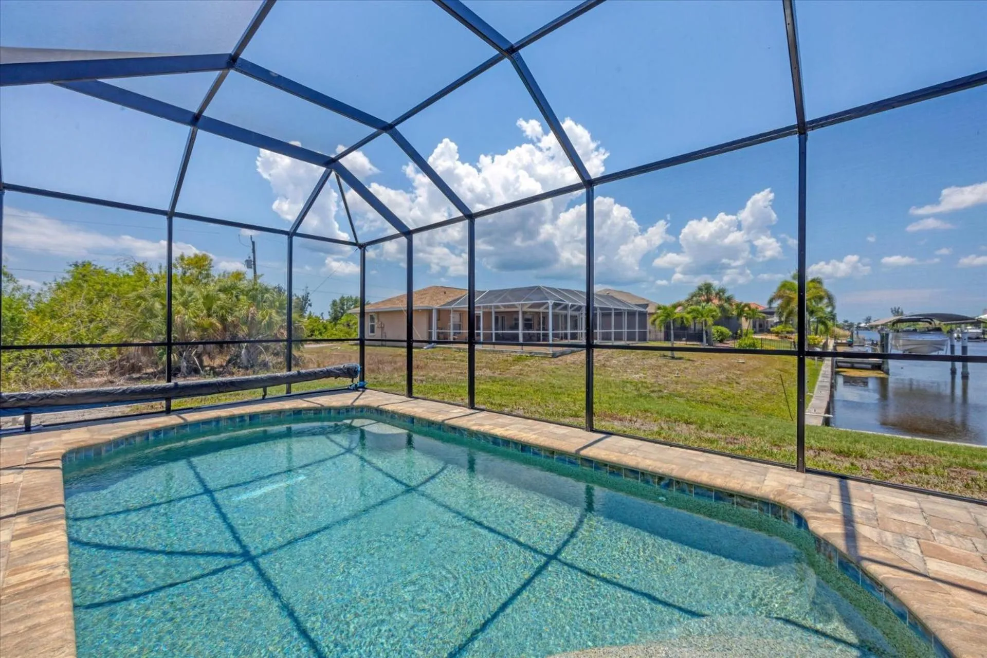 Swimming pool in 10333 Monticello Dr