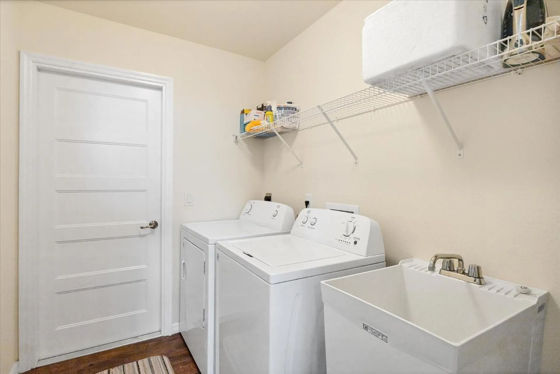 washing machine in 10333 Monticello Dr
