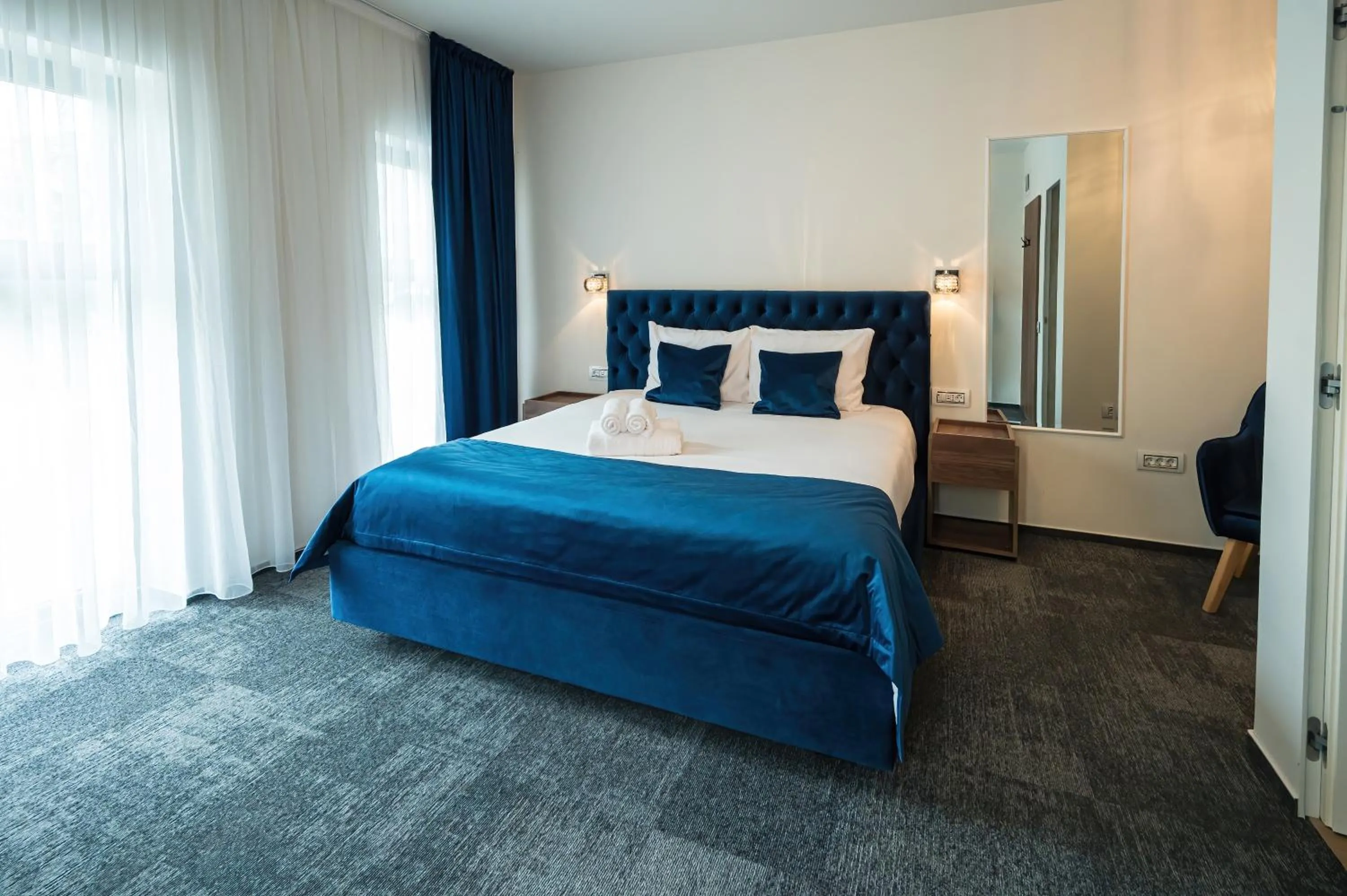 ALIVE HOTEL