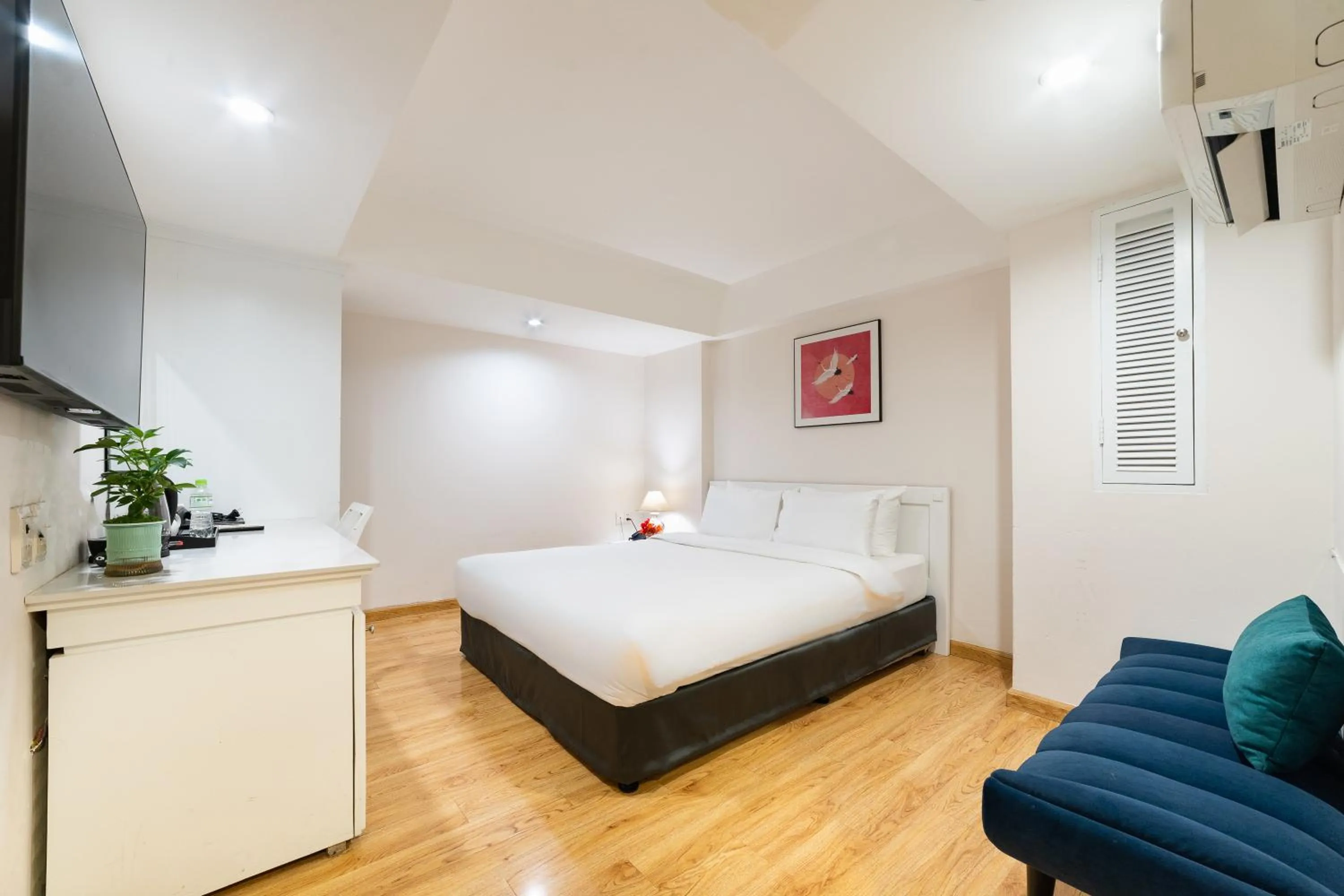 Bed in Nicecy NganHa Hotel